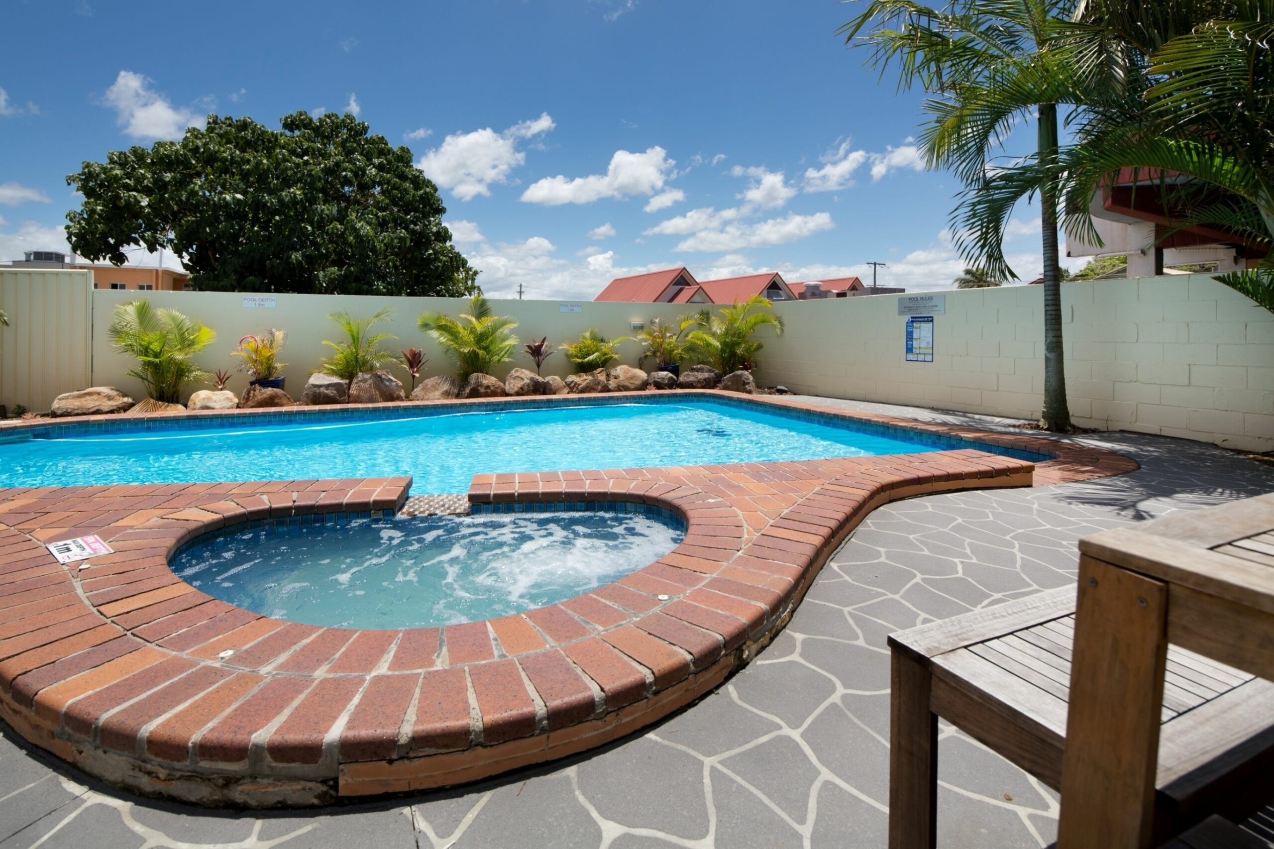 Burleigh Point Holiday Apartments