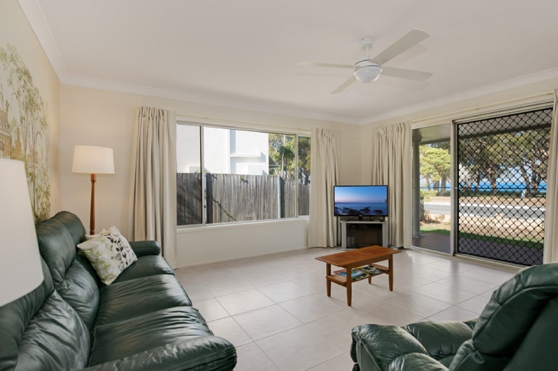 Large Family Waterfront Home With Room for a Boat - Welsby Pde, Bongaree