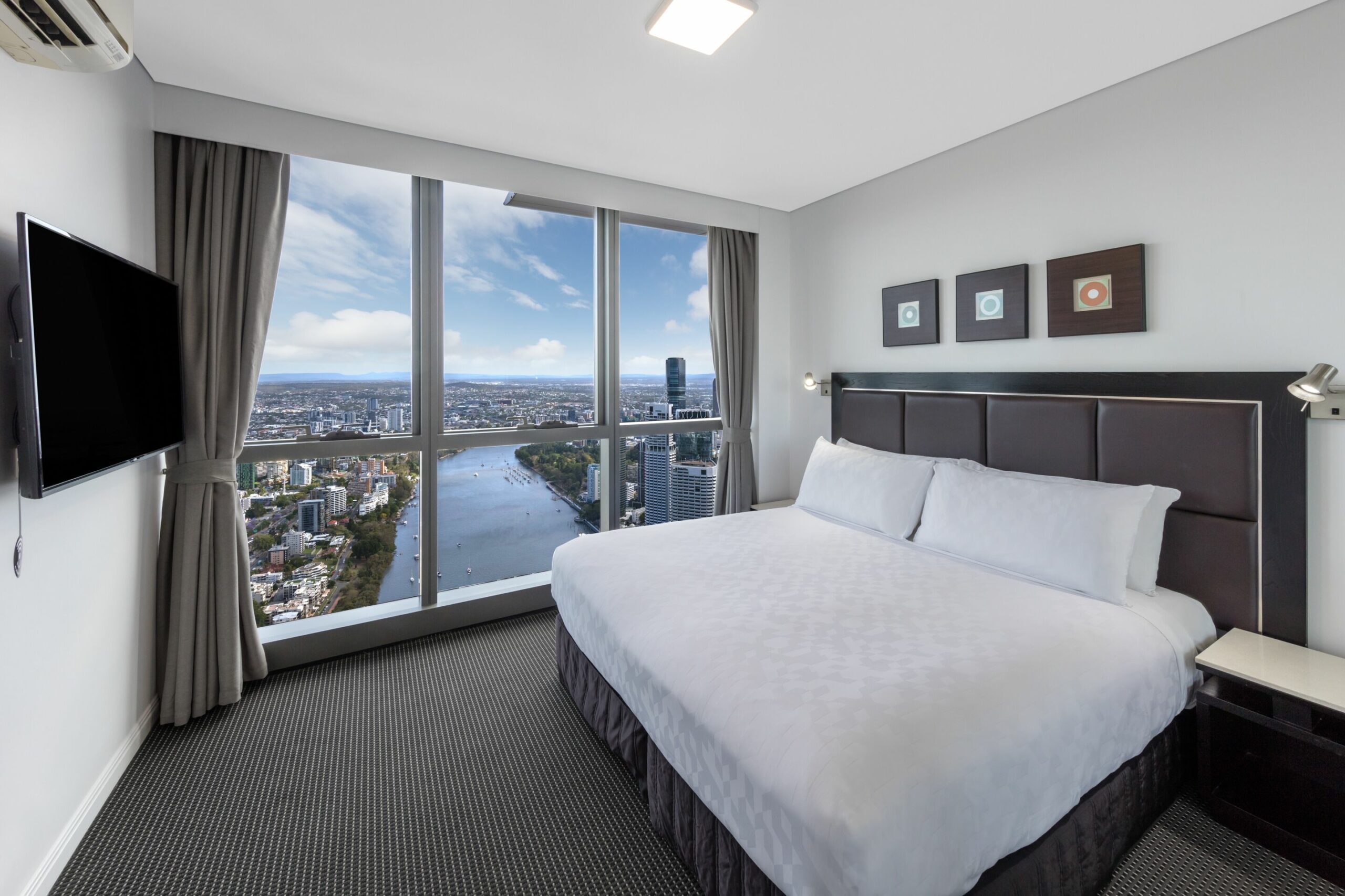 Meriton Suites Adelaide Street, Brisbane