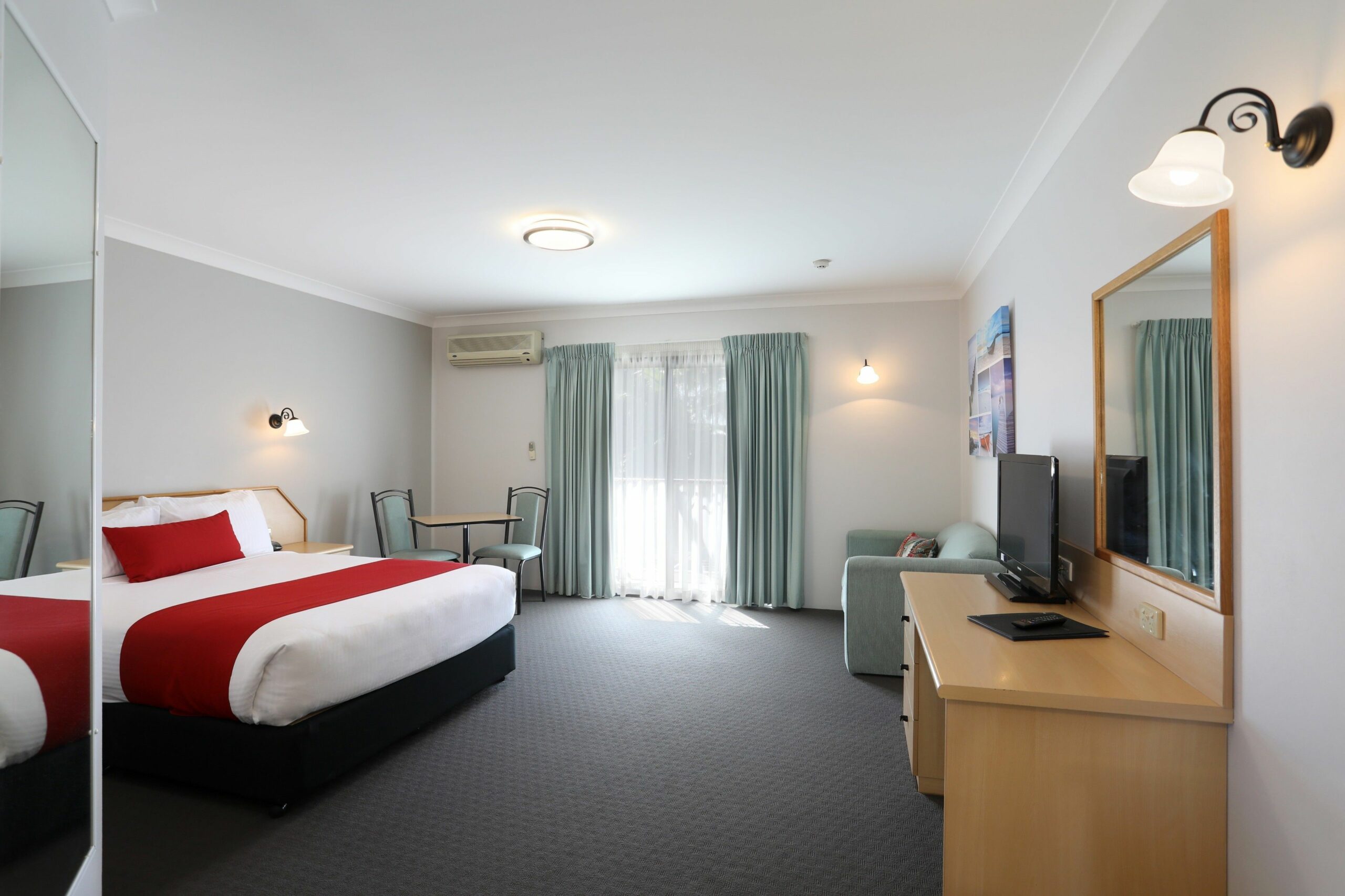 Redhill Tamworth Motor Inn & Conference Centre