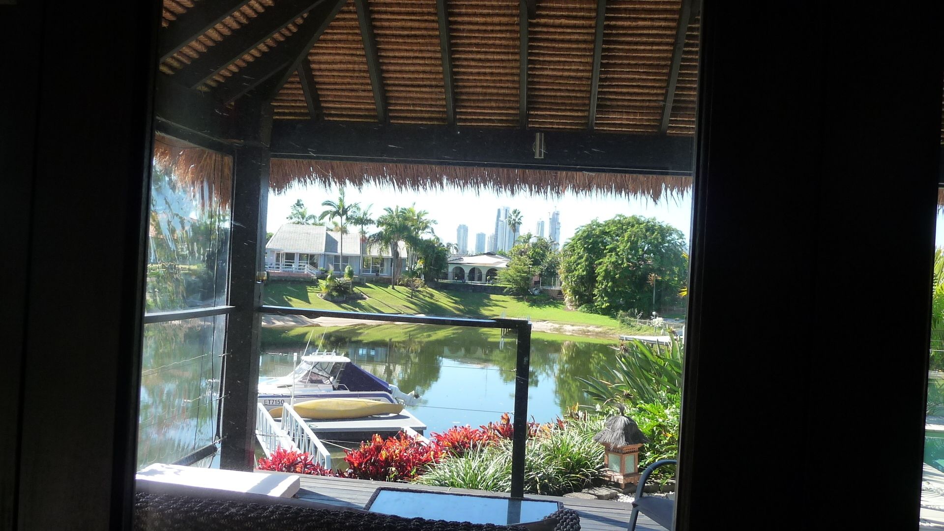 The Bali Hut on the Waters of the Central Gold Coast Apartment 5