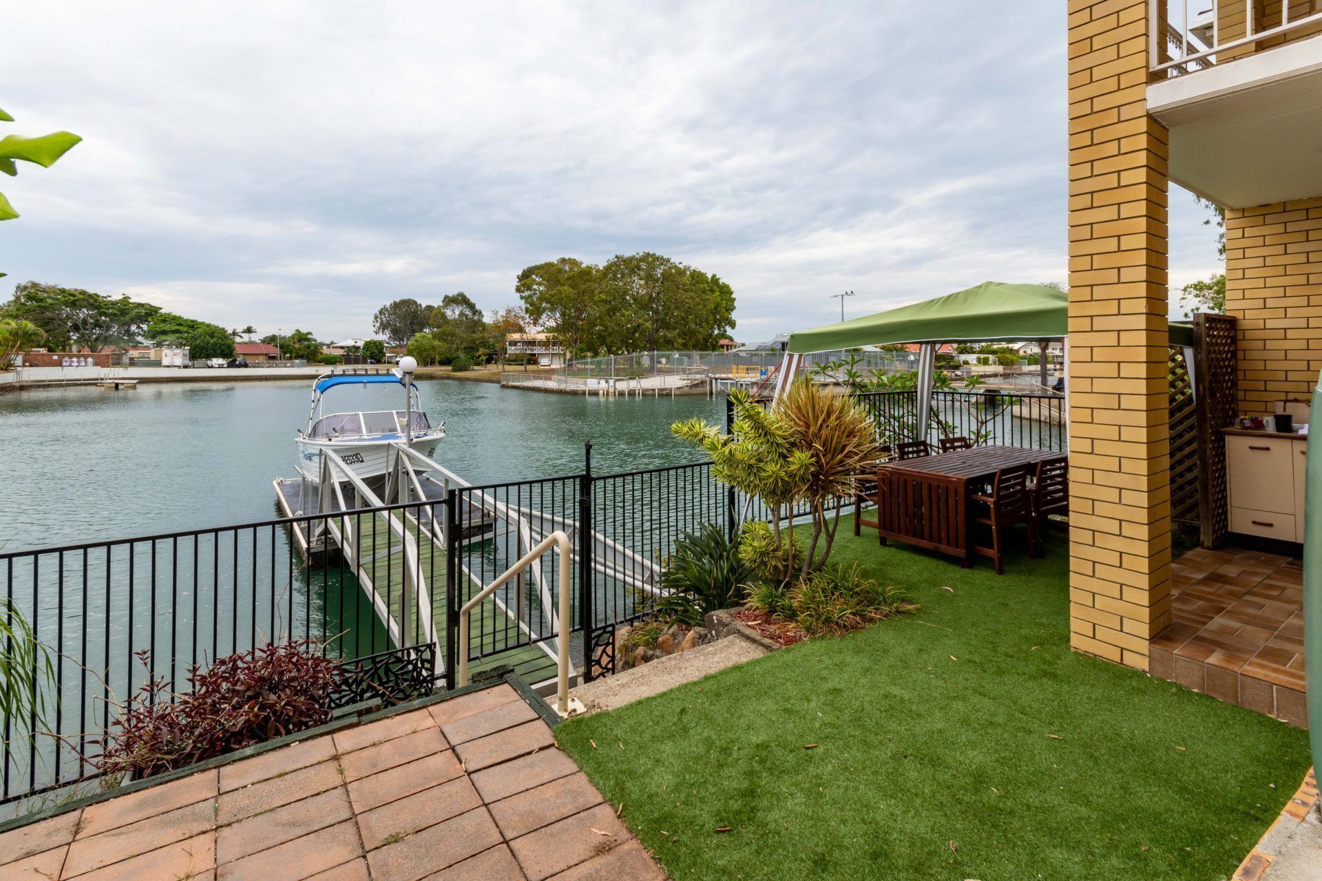 Elegant Waterfront Gem Where the Ocean Meets the Canal!