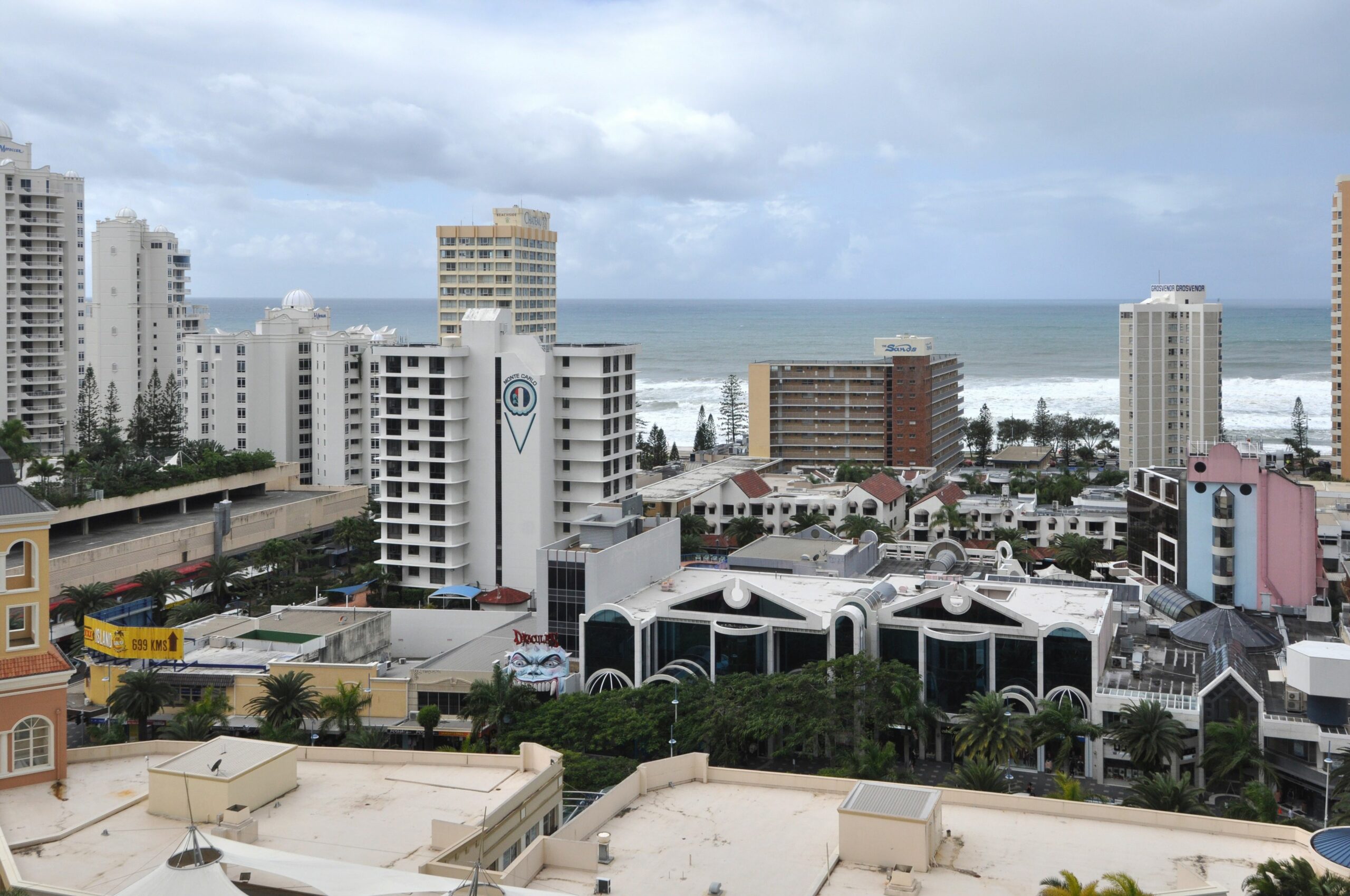 Chevron Renaissance - HR Surfers Paradise