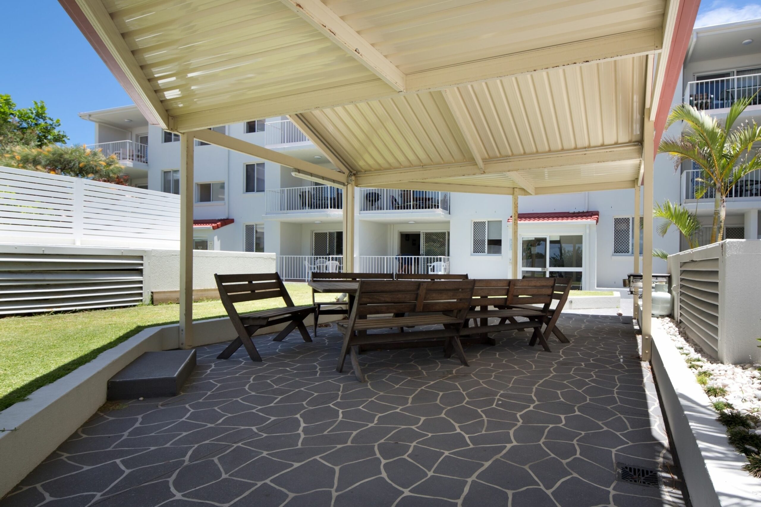 Burleigh Point Holiday Apartments