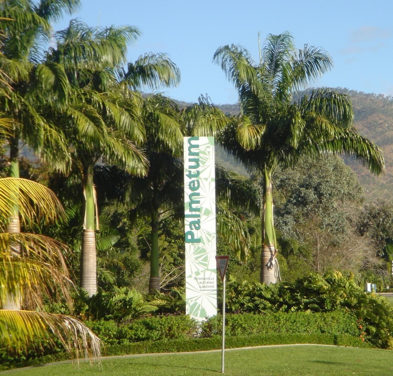 Cedar Lodge Motel Townsville