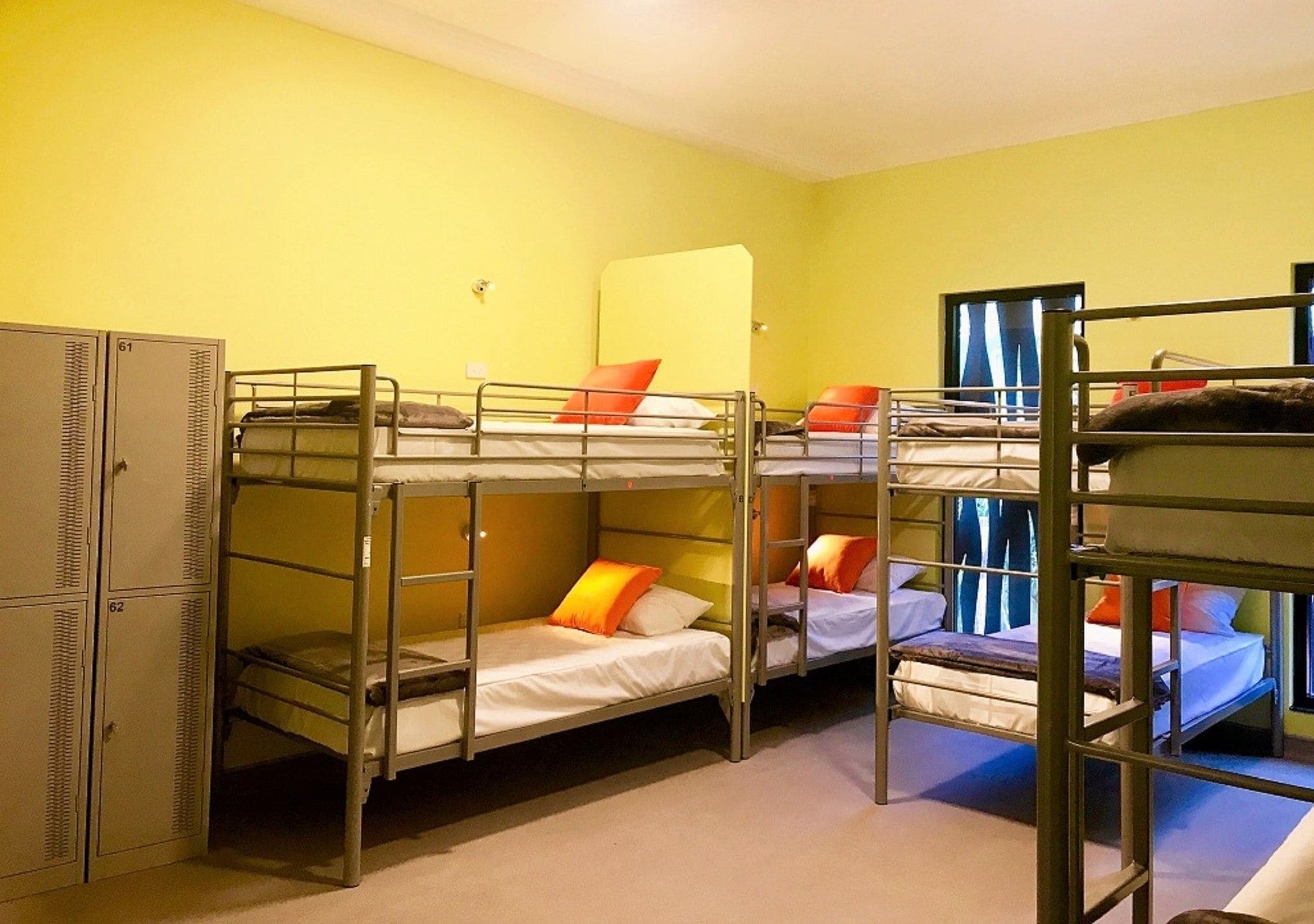 Breeze Lodge - Hostel