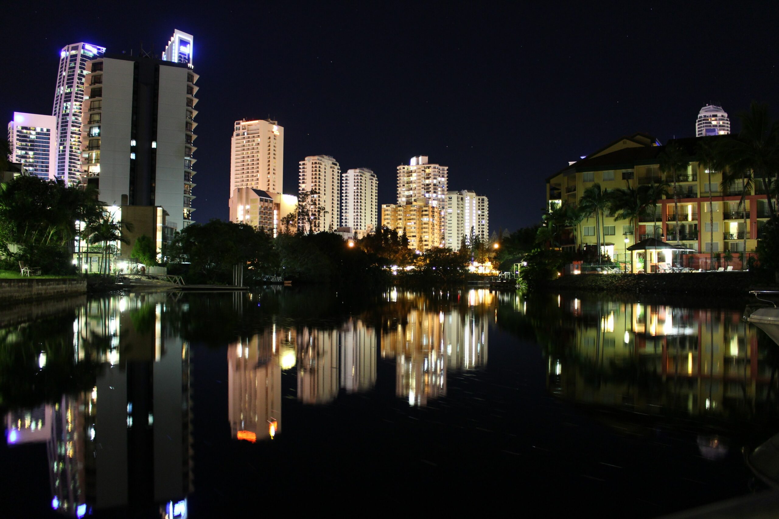 Surfers Riverside Apartments