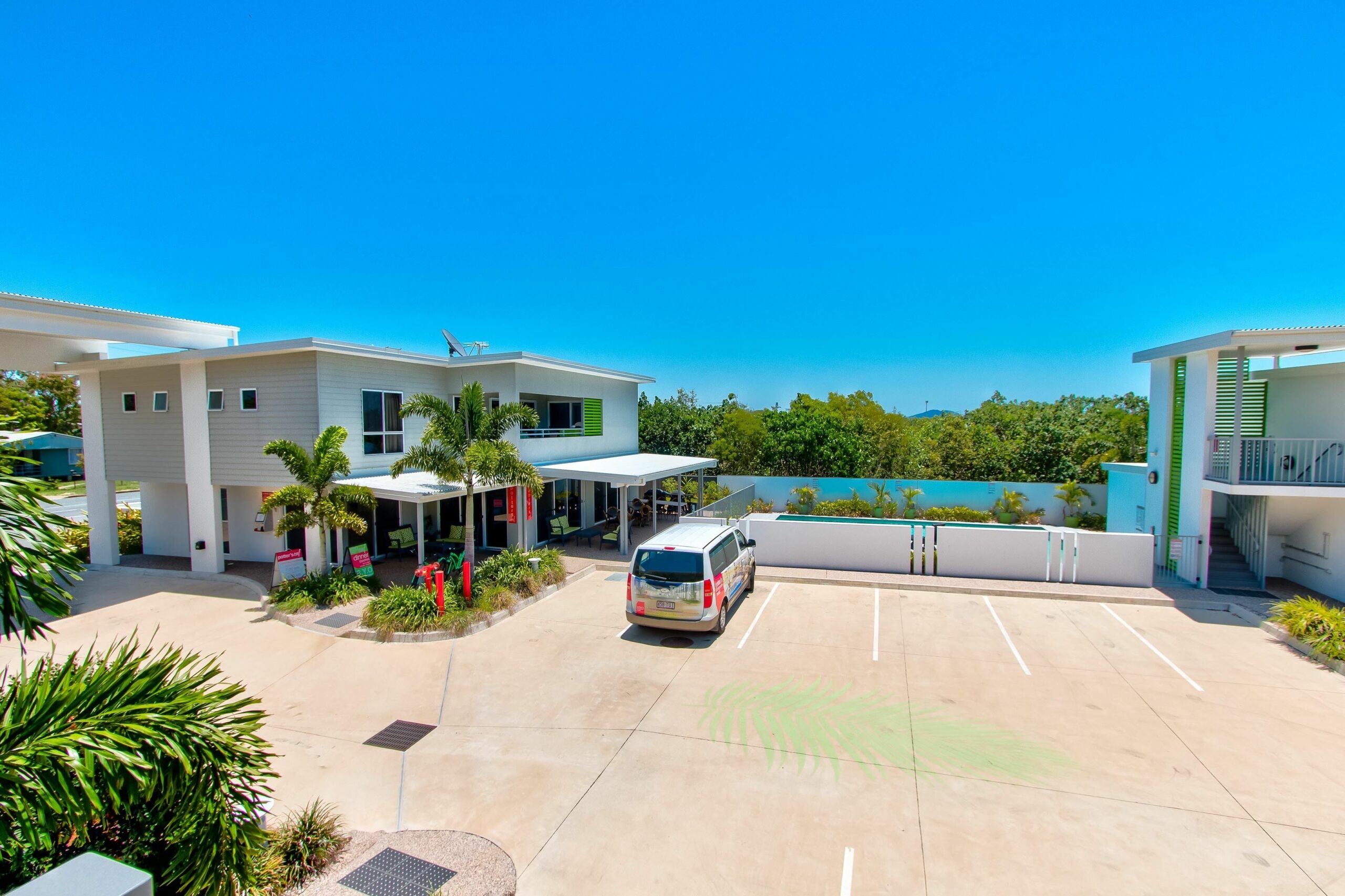 Mackay Oceanside Central Hotel