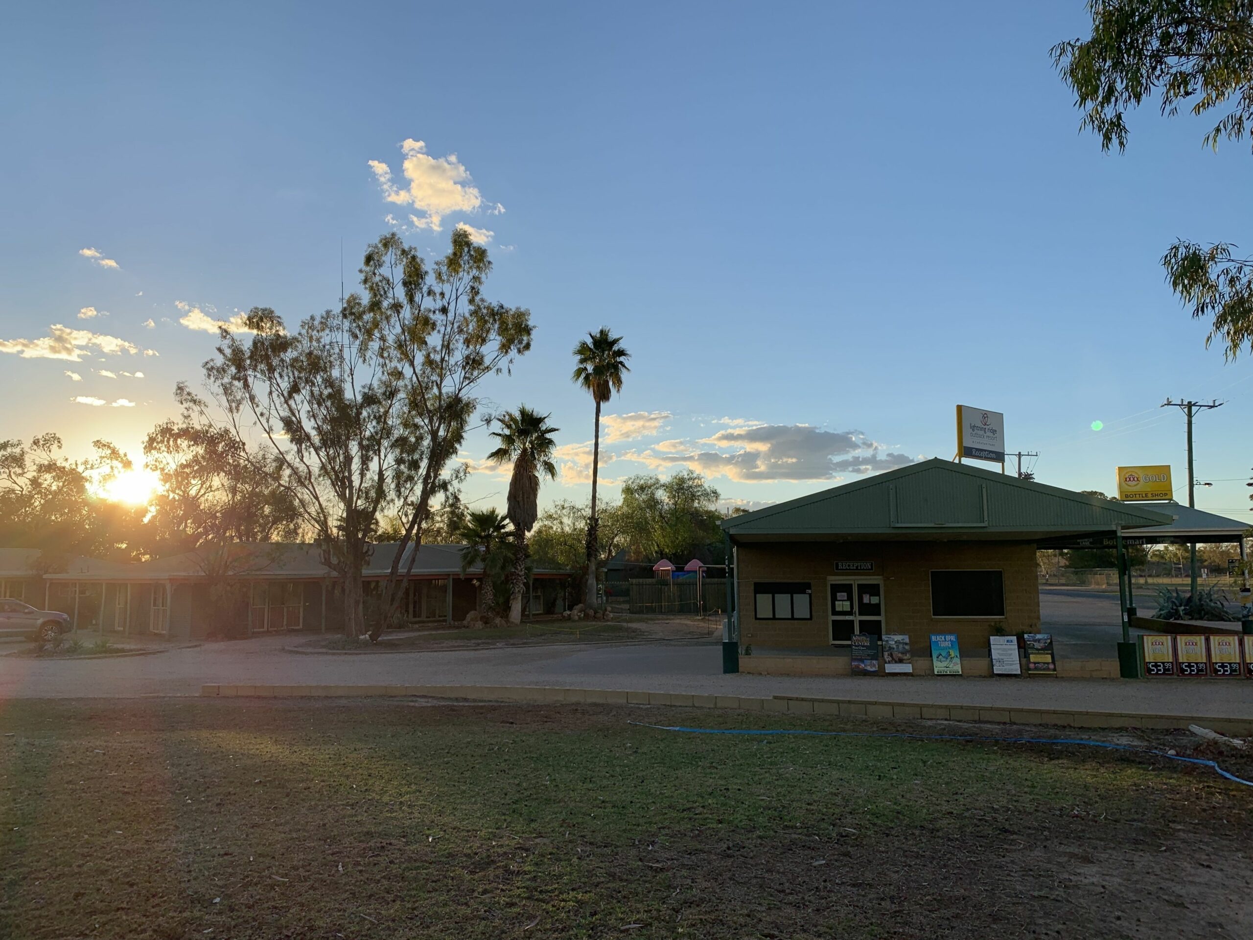 Lightning Ridge Outback Resort & Caravan Park