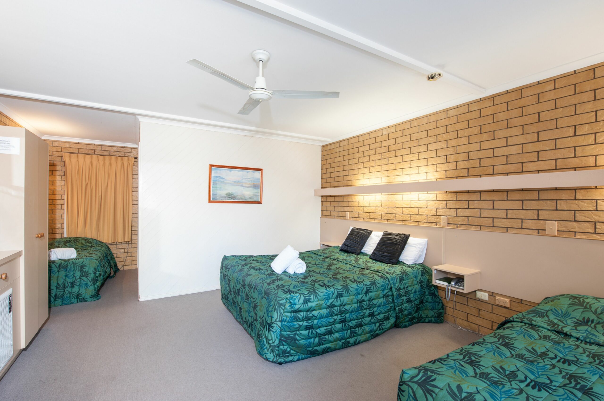 Jacaranda Place Motor Inn