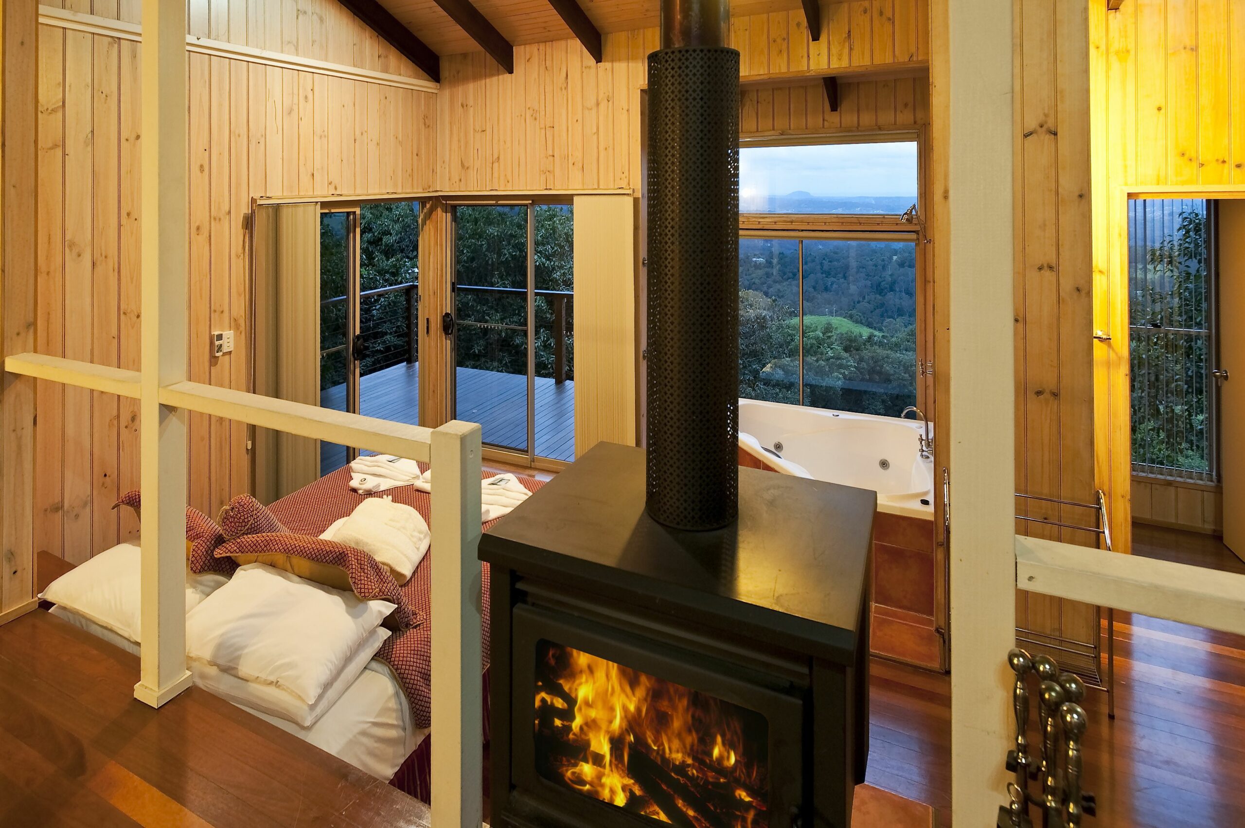 Treetops Accommodation Montville