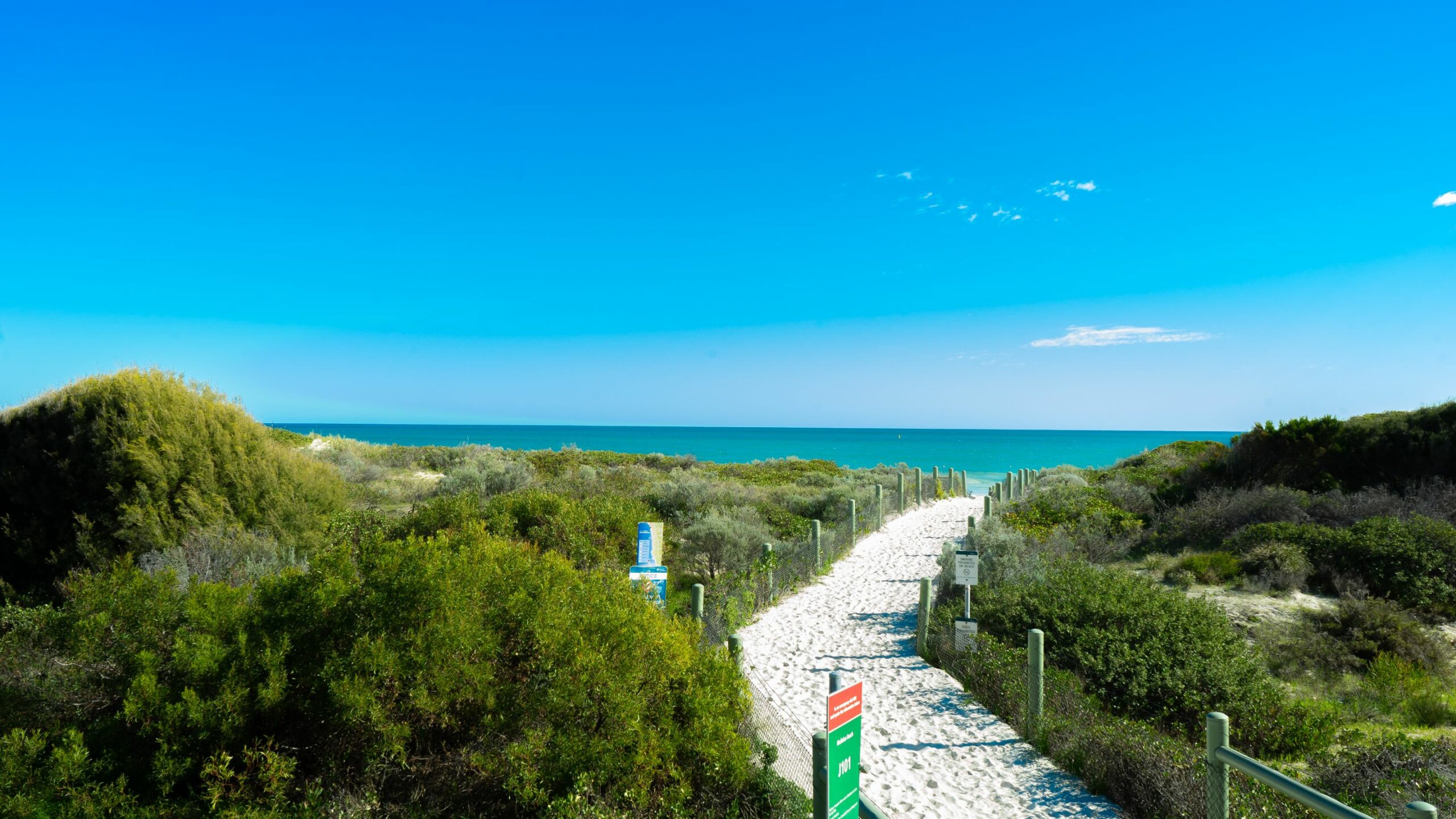 Mullaloo Beach Hotel & Apartments