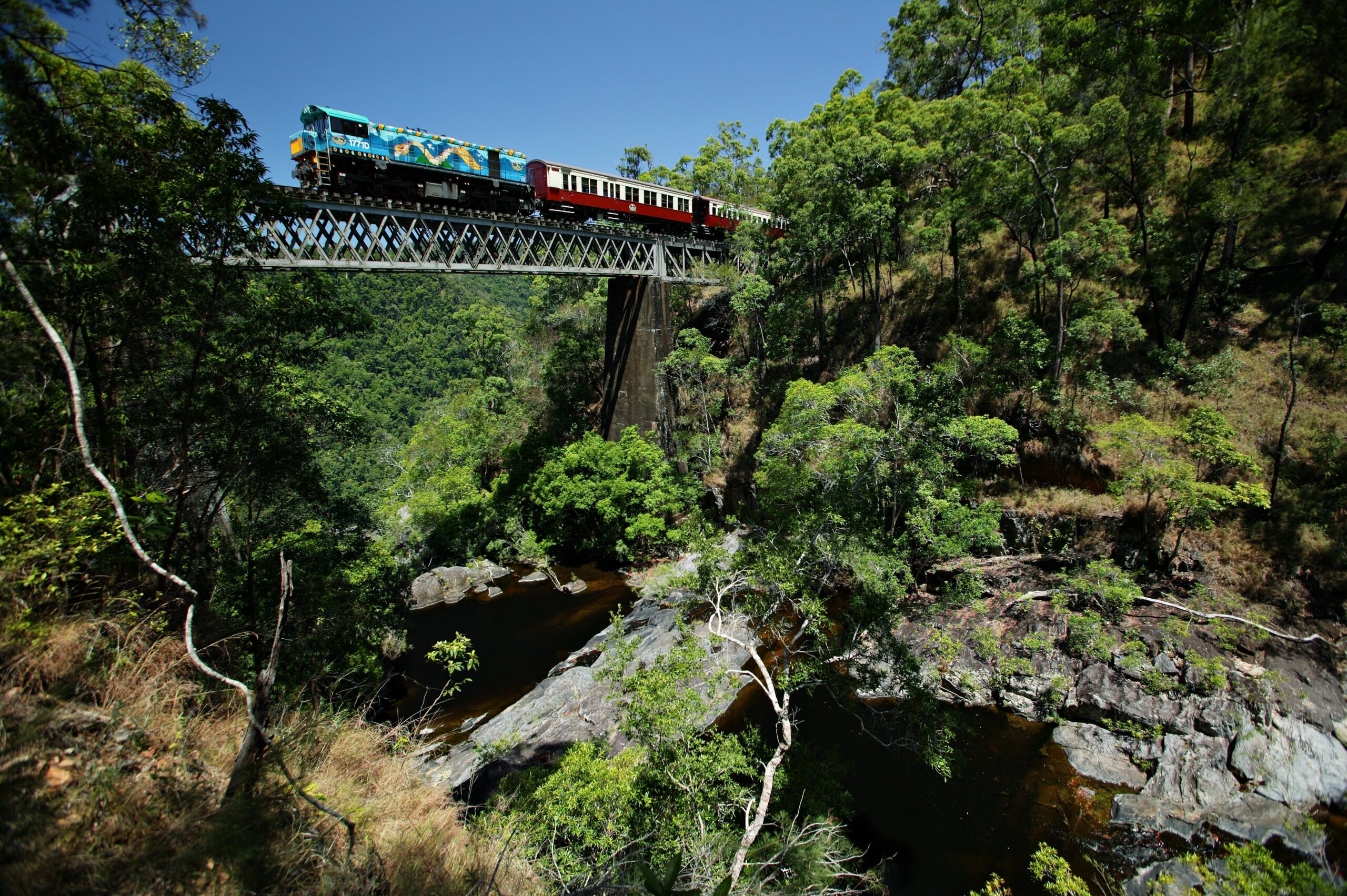 Kuranda: Scenic Rail, Rainforestation, Lunch and Skyrail (includes lunch) S-0945 Q-1530 XP