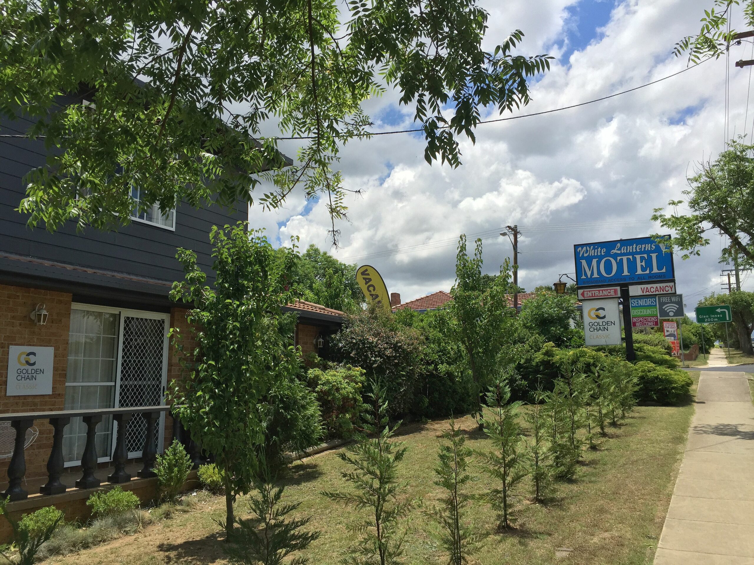 White Lanterns Motel