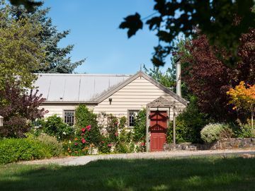 Bogan VIlla - couples escape with pool on the edge of Byron