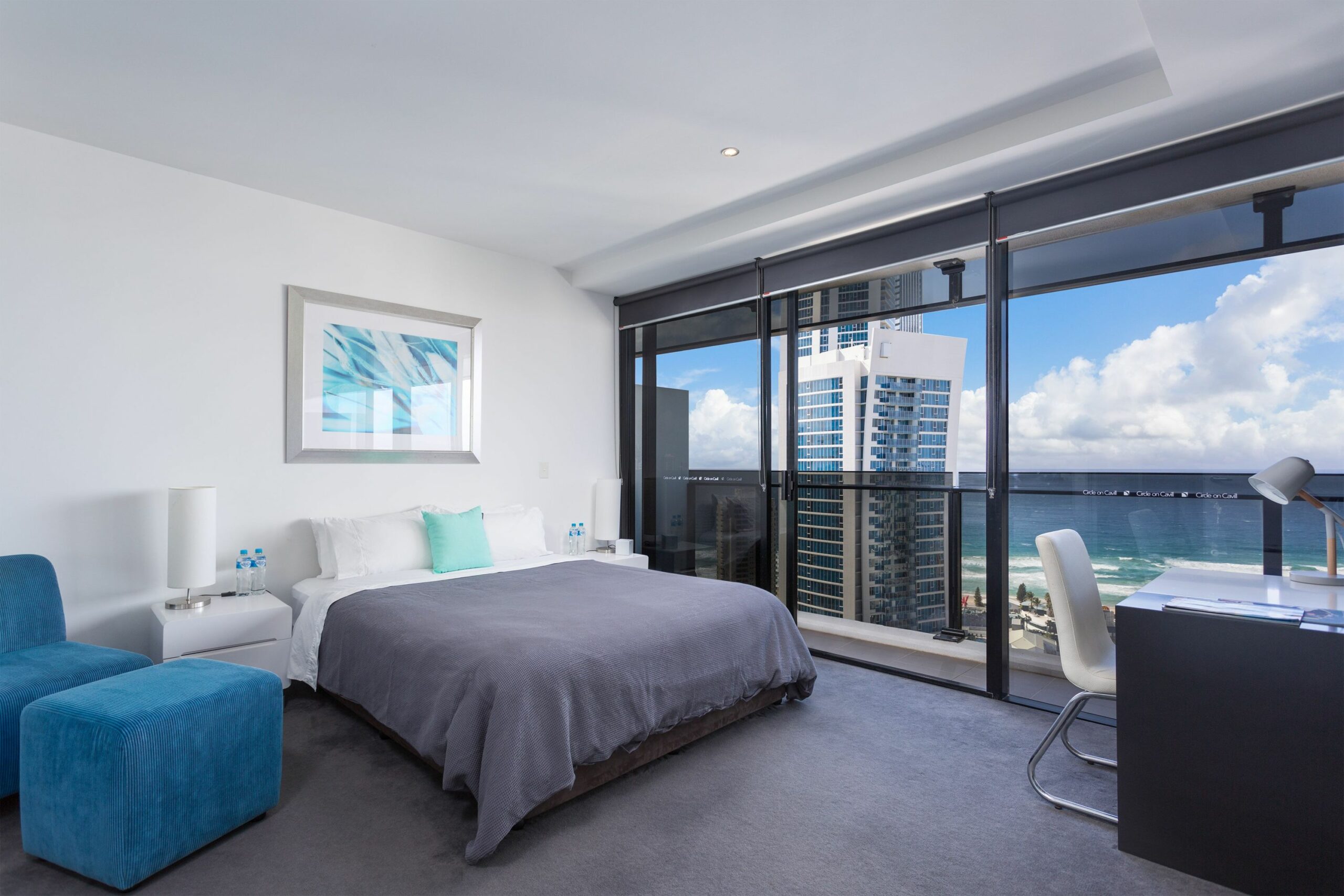 Sealuxe - Central Surfer Paradise Seaview Deluxe Spa Apartment