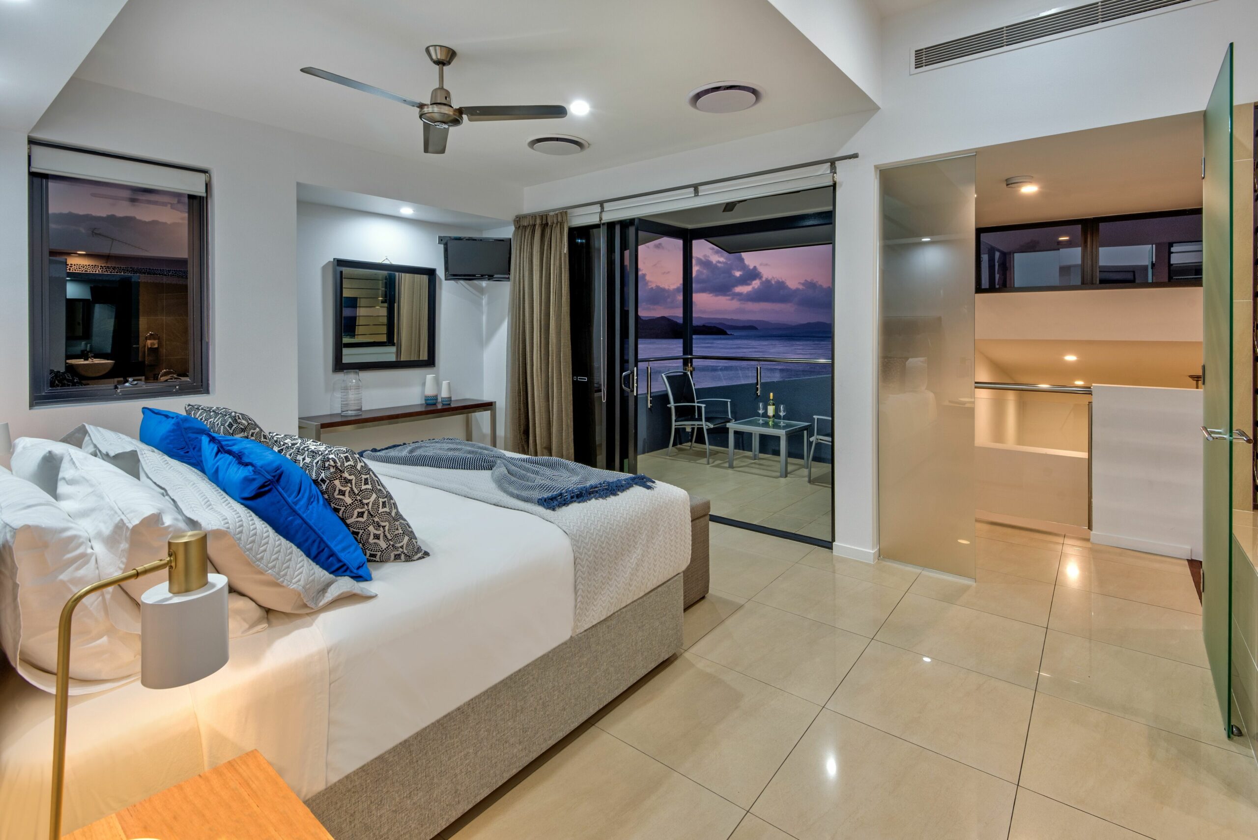 Villa 16 The Edge Oceanfront Deluxe 3 Bedroom Near Marina With Golf Buggy