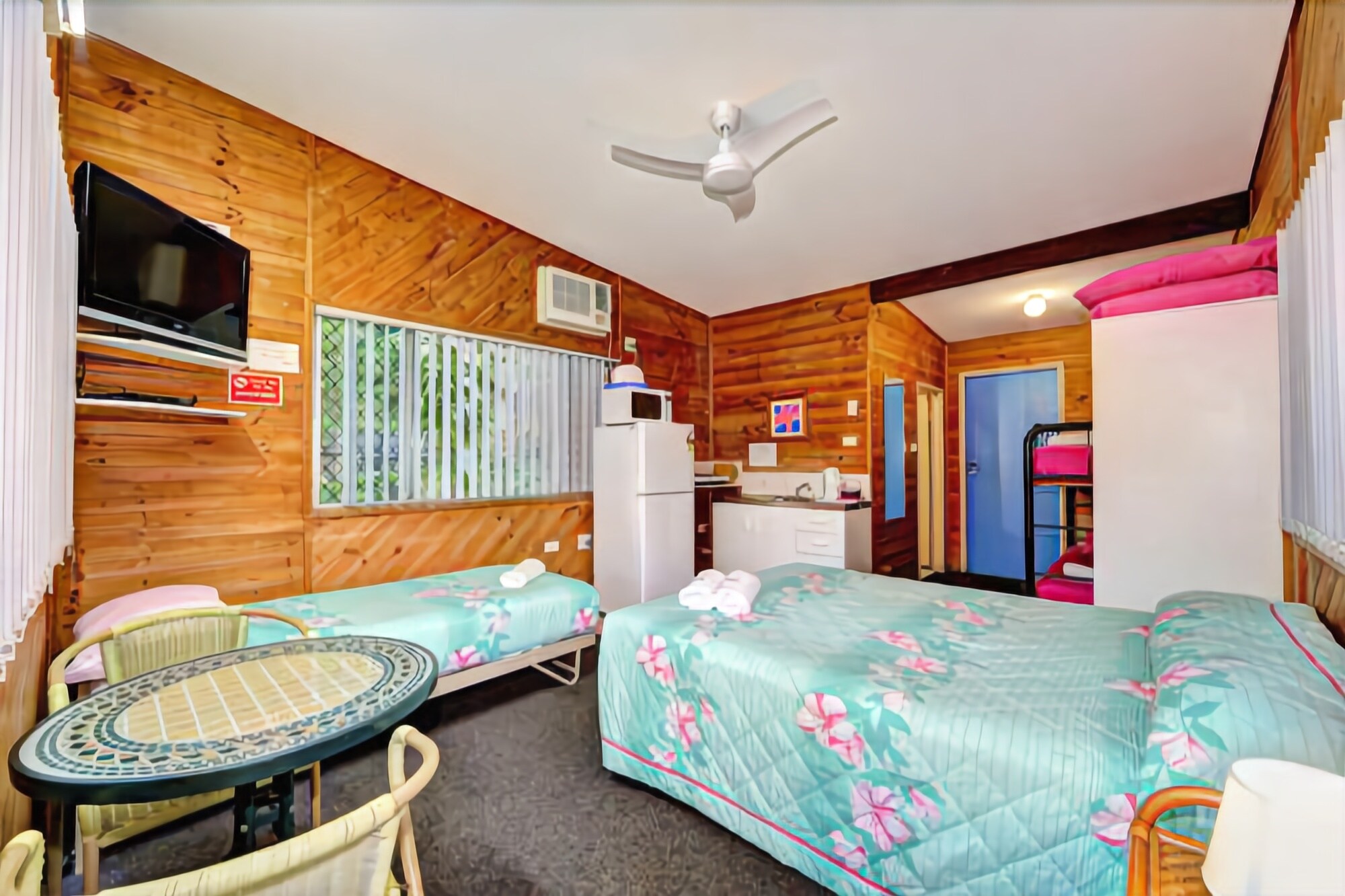 Bargara Gardens Motel & Holiday Villas