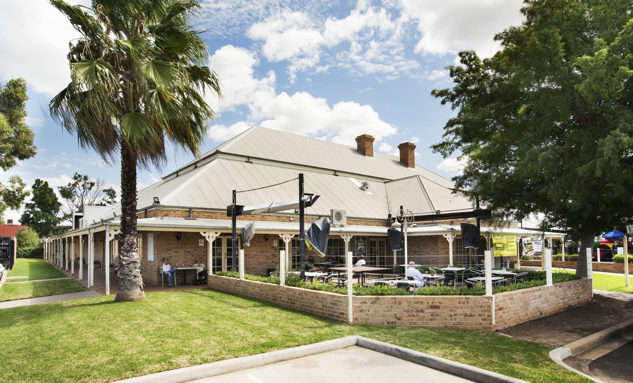 Macquarie Inn