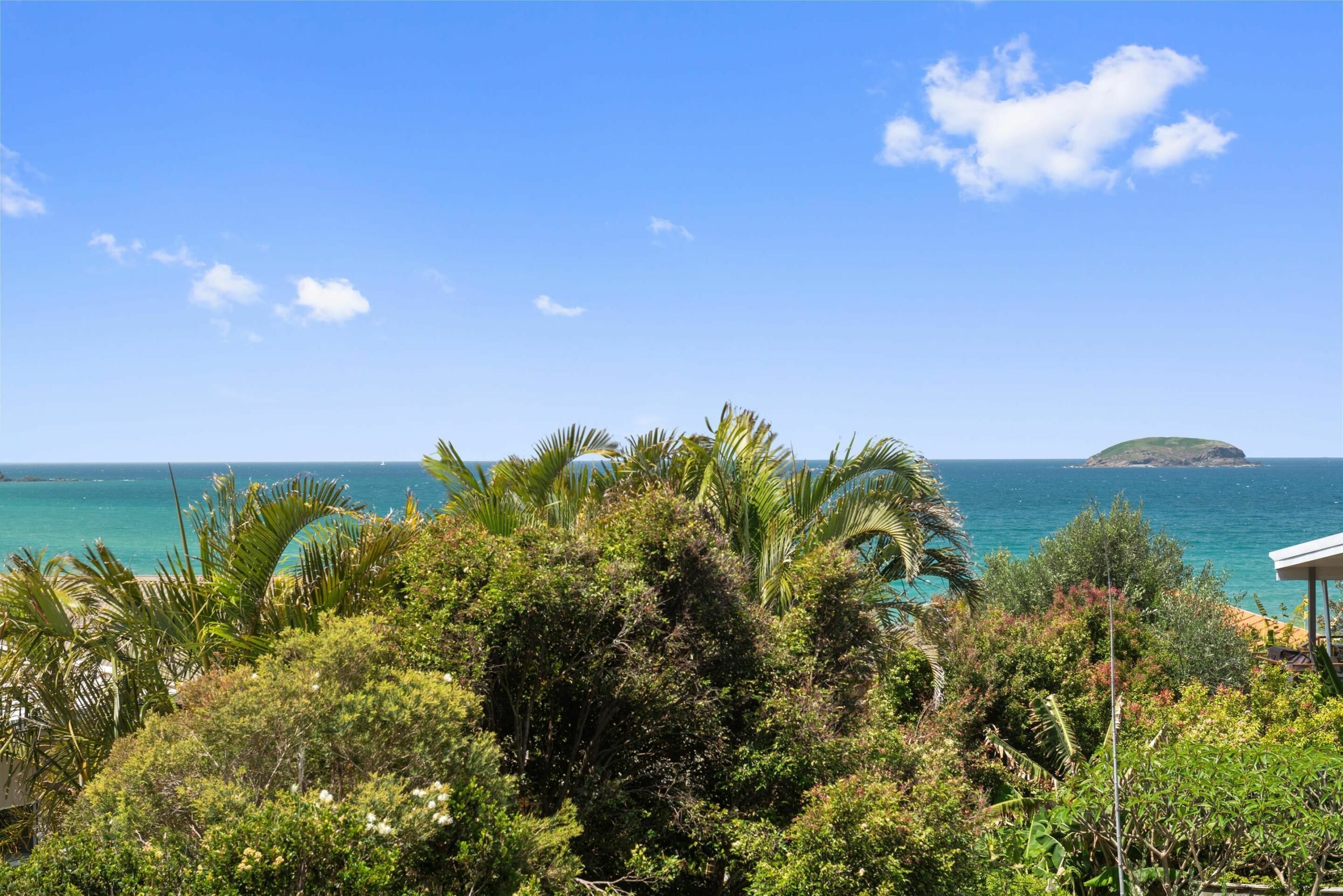 Emerald Seas Beach House - Ocean views