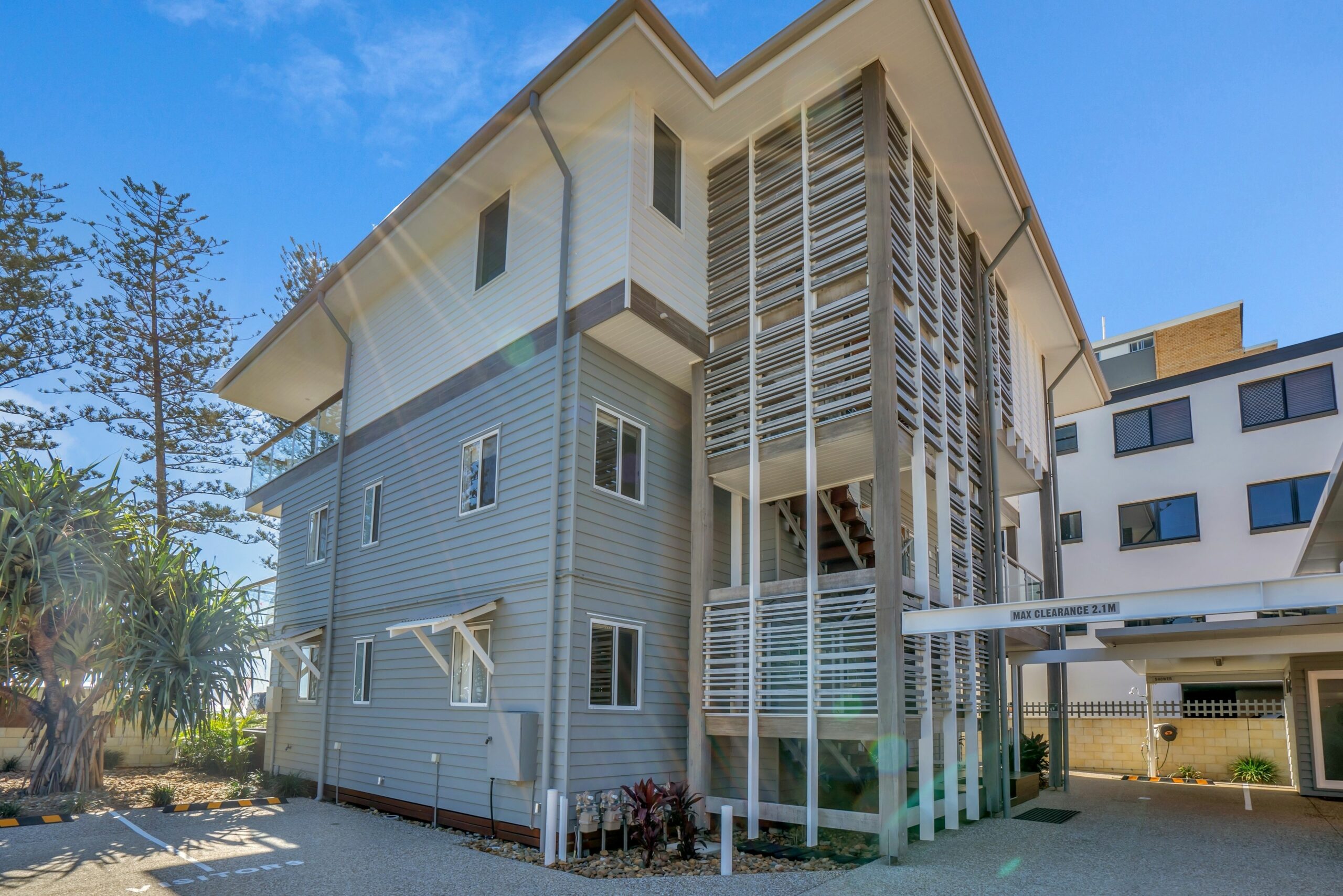 Bujerum Apartments on Burleigh