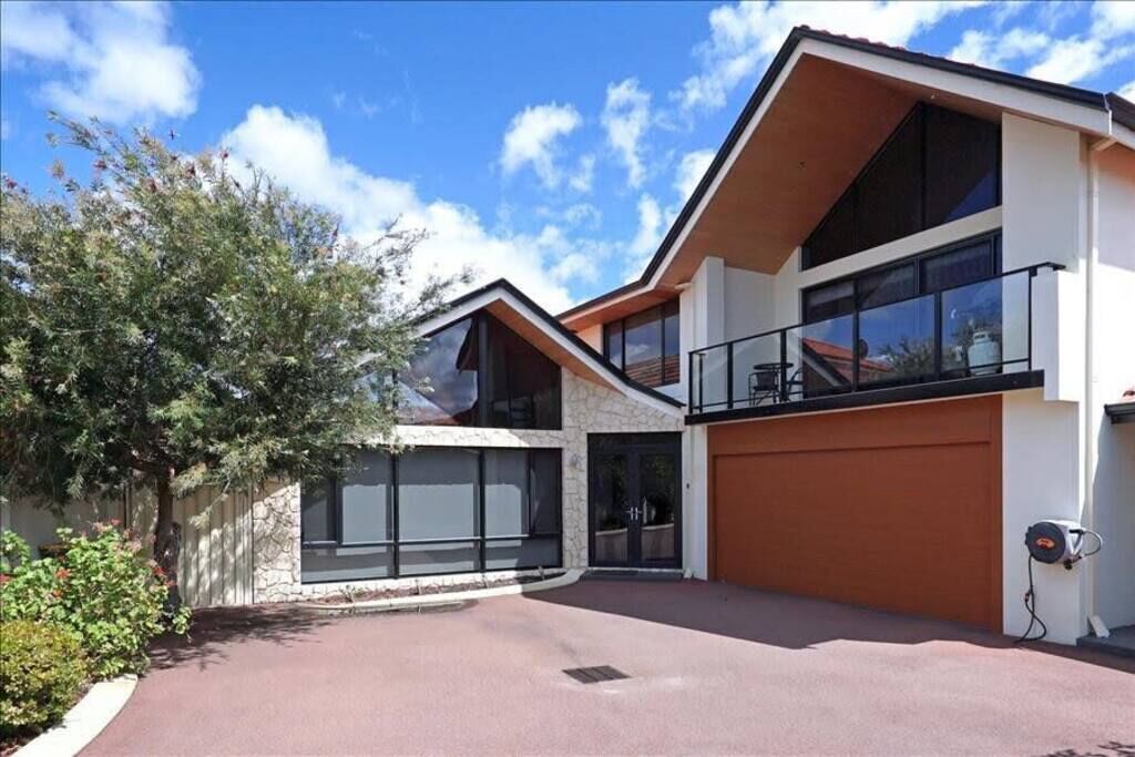 Generous Riverside Living4br Swan Riverheathcote Parknetflix