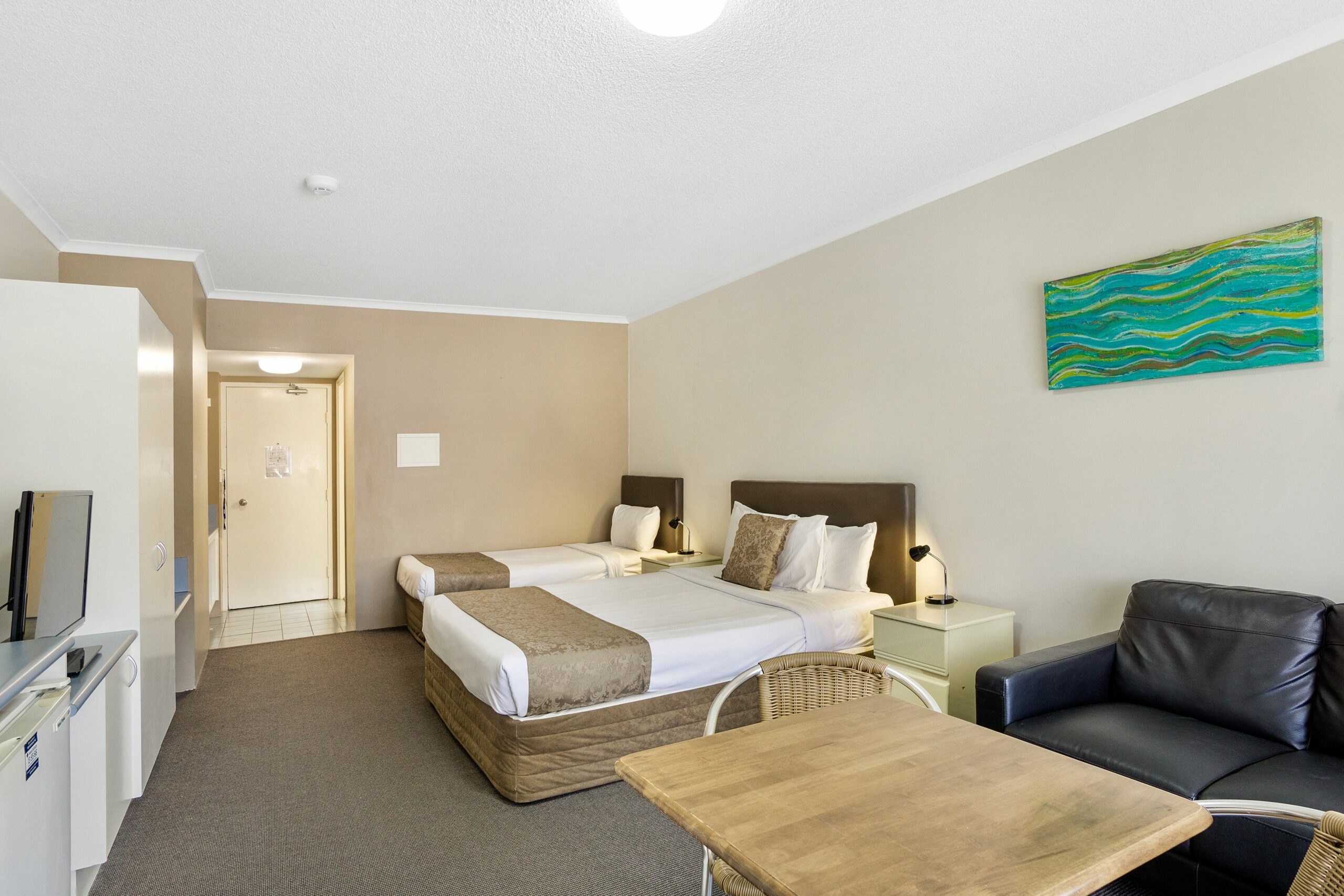 Toowong Inn & Suites