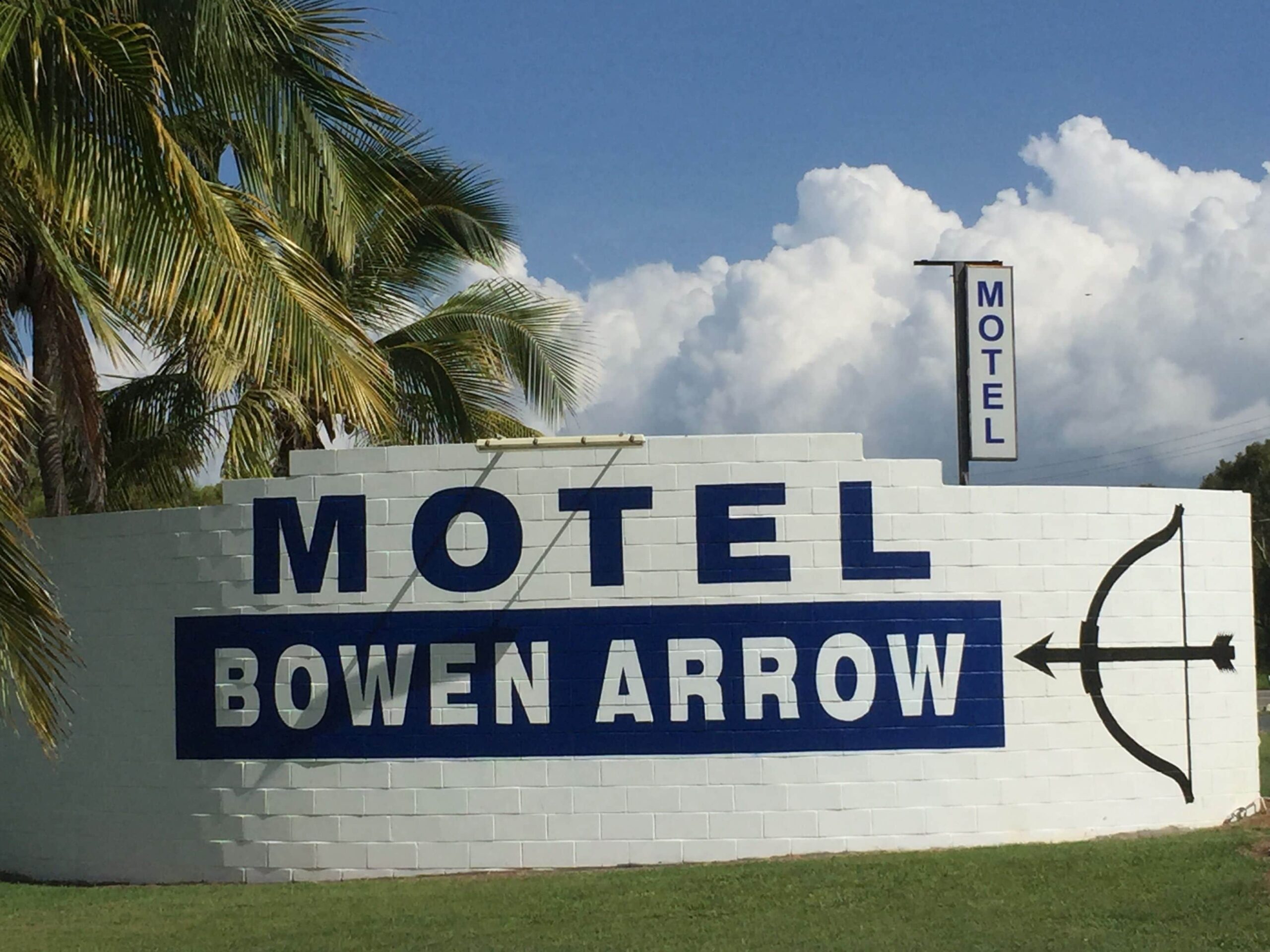 Bowen Arrow Motel