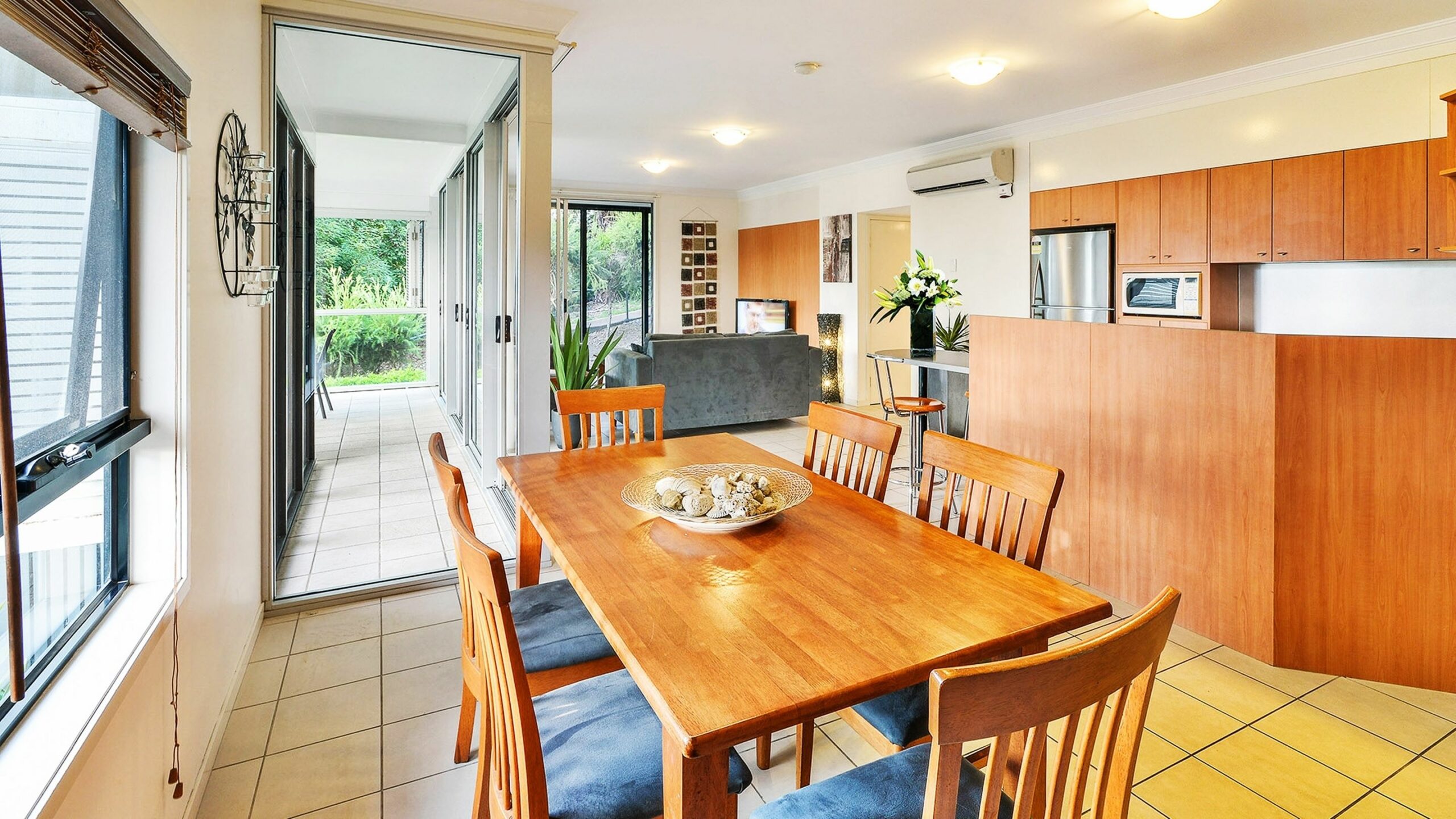 Oasis 1 Hamilton Island 2 Bedroom Apartment In Central Location With Golf Buggy