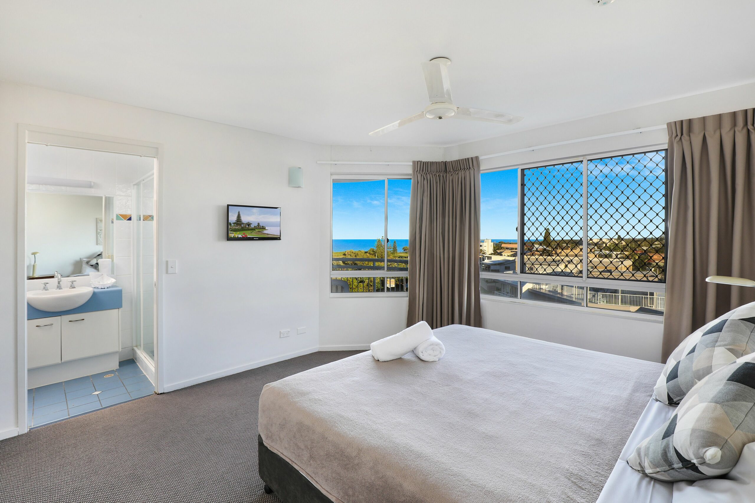 Beachside Resort - Kawana Waters