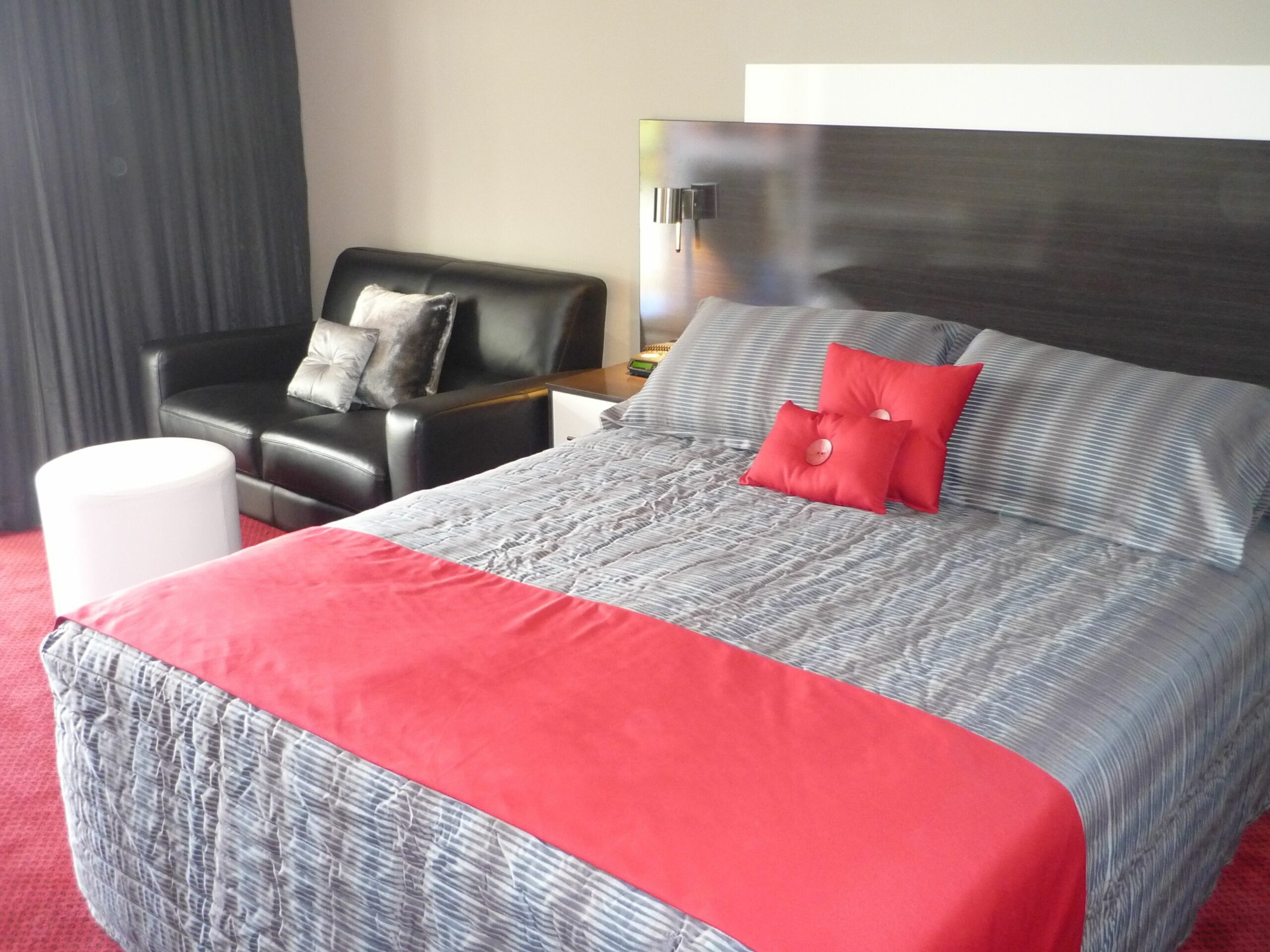 Cattleman's Country Motor Inn & Serviced Apartments