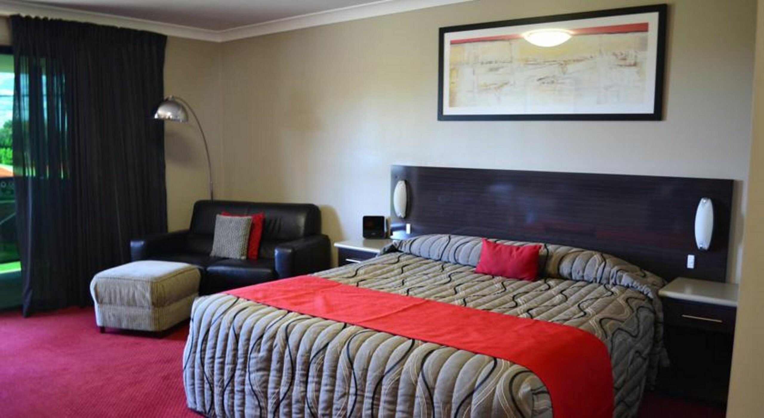 Cattleman's Country Motor Inn & Serviced Apartments