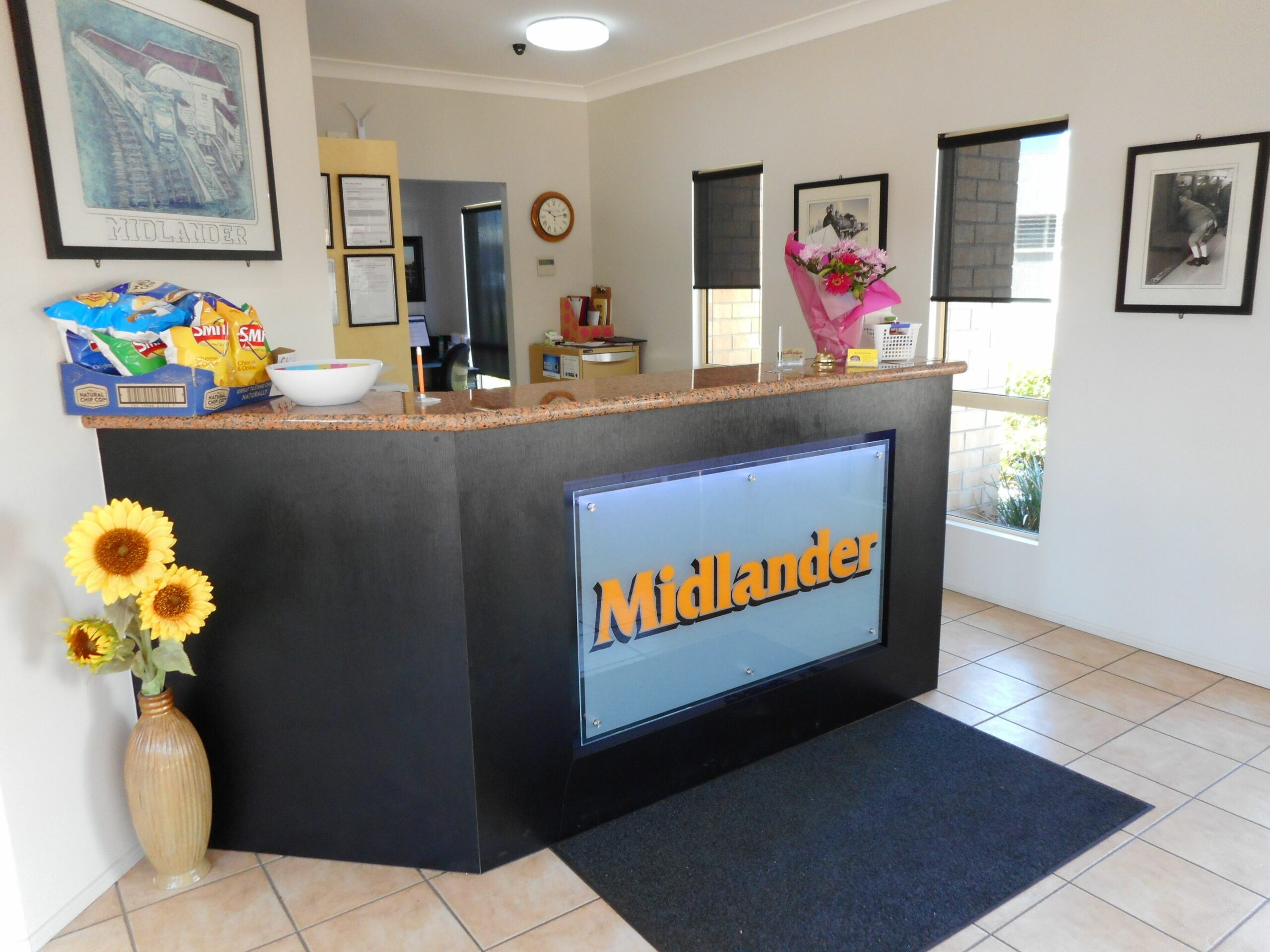 Midlander Motor Inn