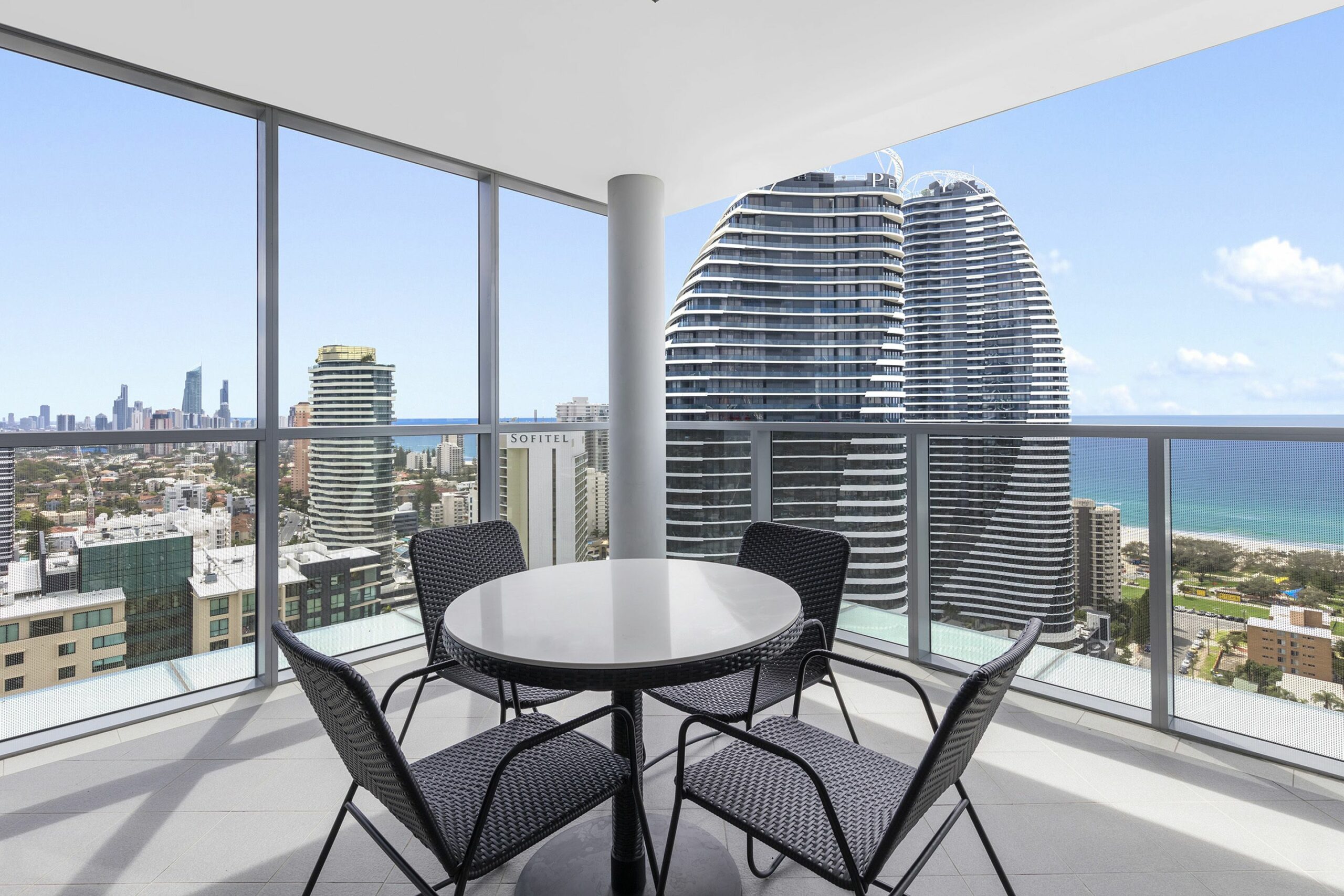 Meriton Suites Broadbeach, Gold Coast