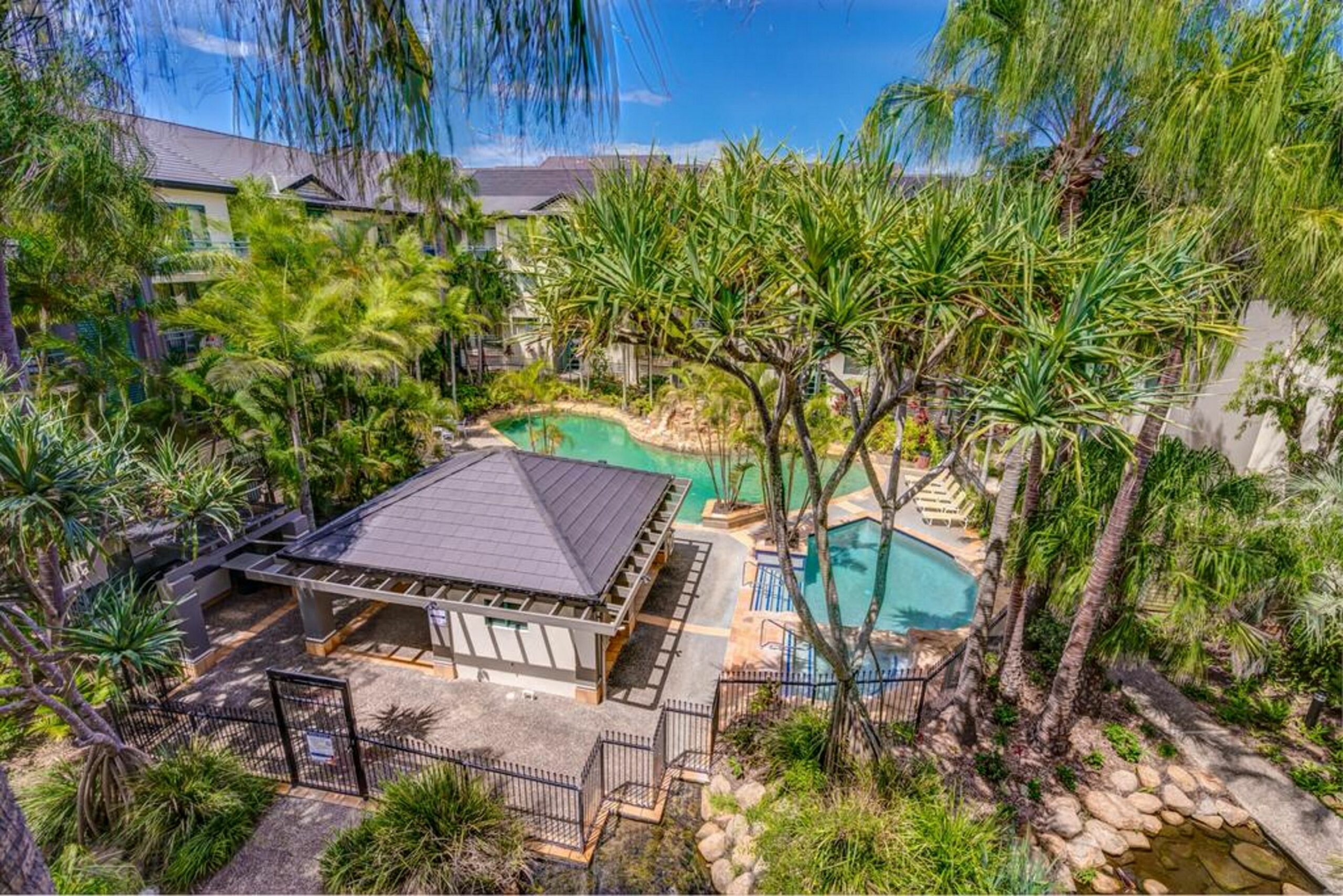 Currumbin Sands Holiday Apartments