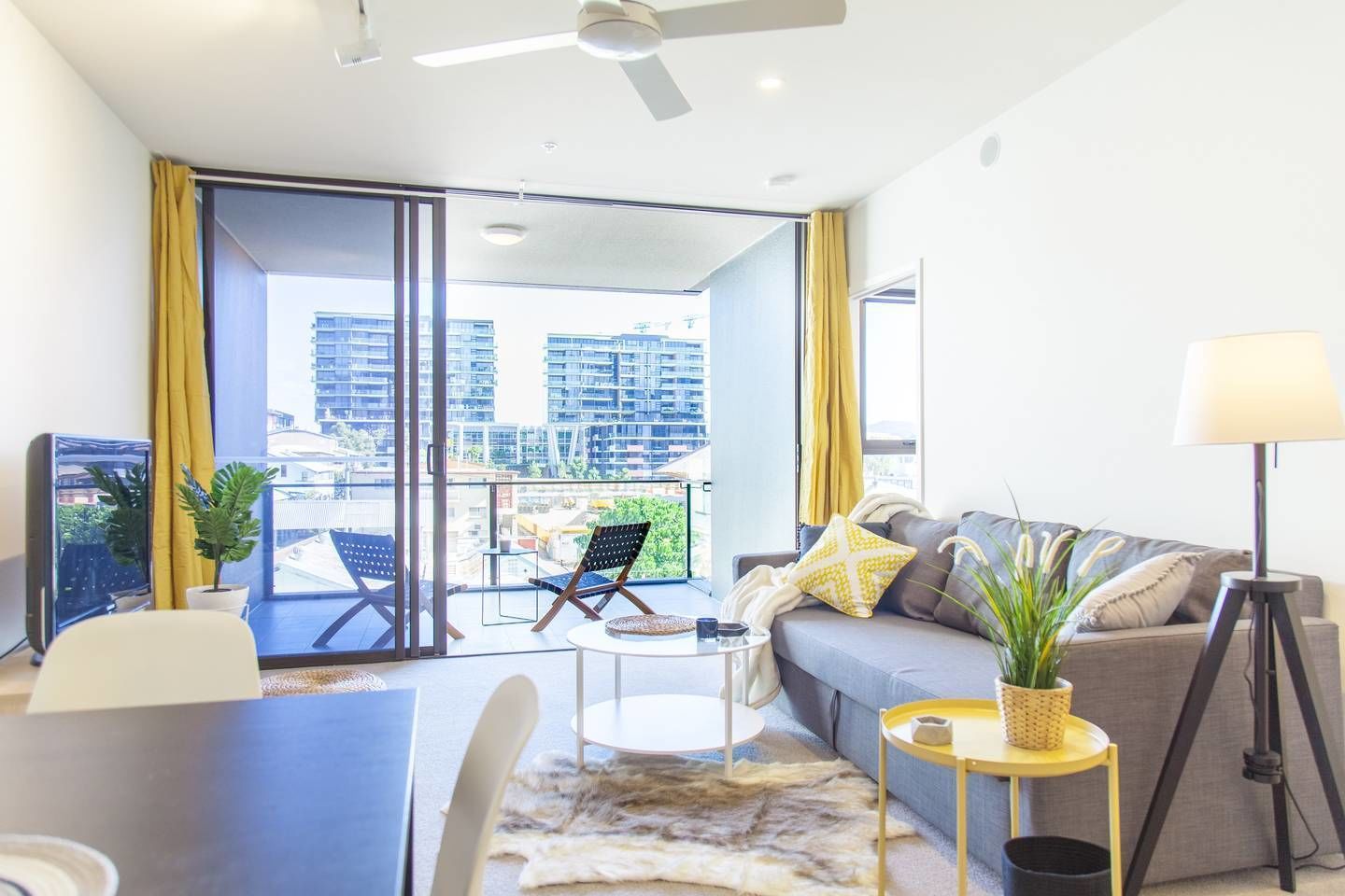 Chic Living in South Brisbane + Rooftop Pool