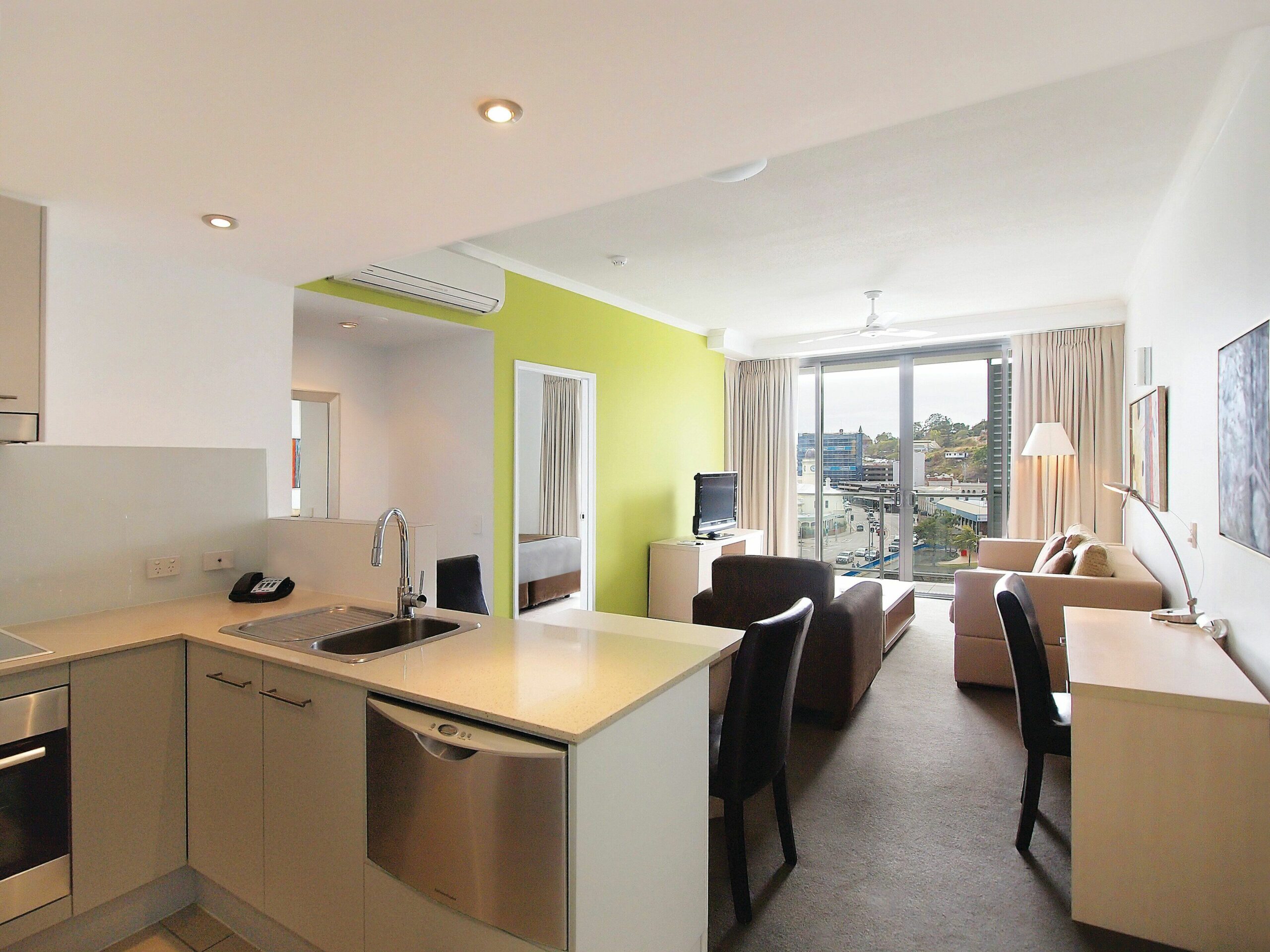 Oaks Townsville Gateway Suites