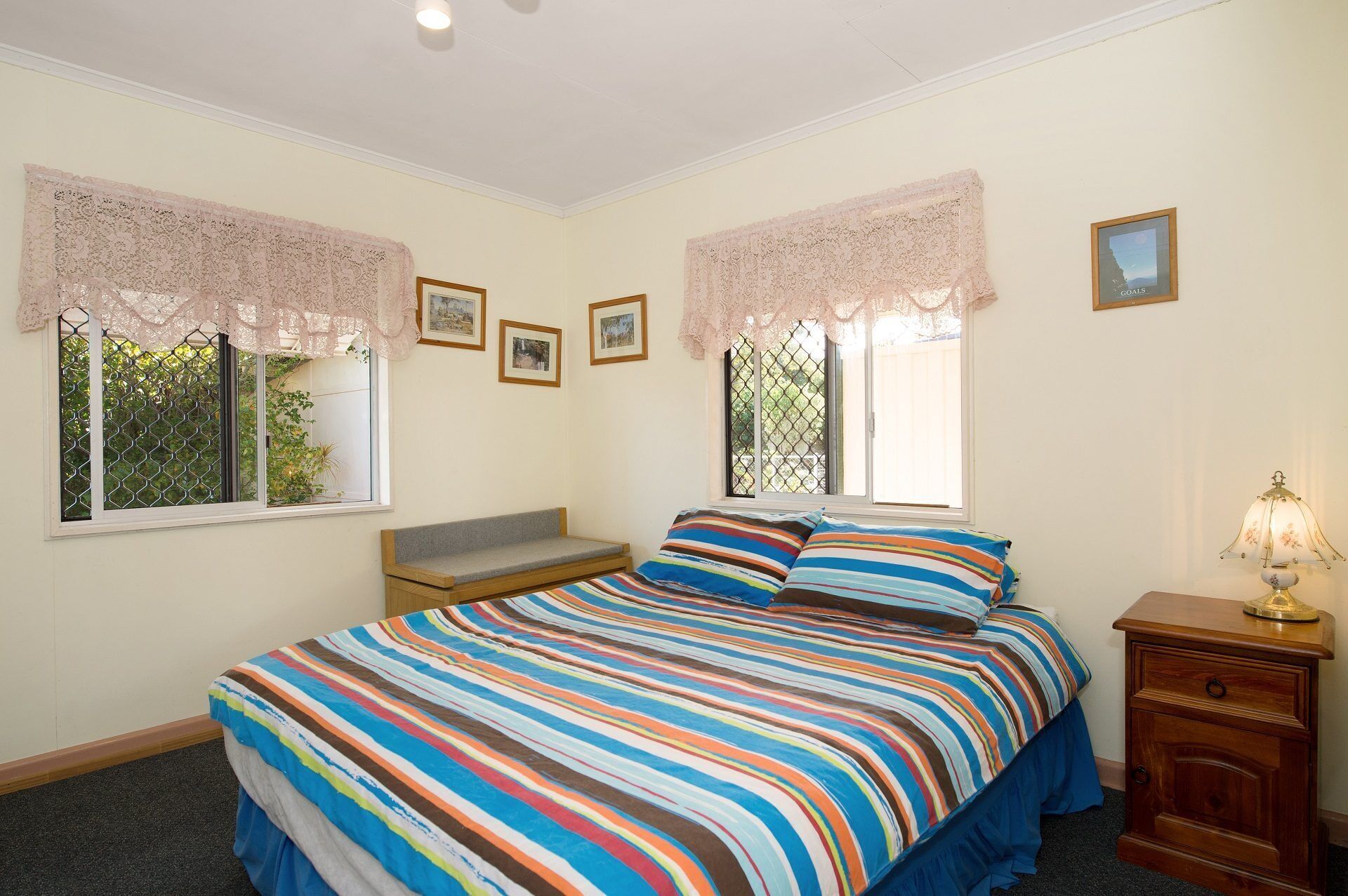 Lowset, pet Friendly Cottage - Sunset Ave, Bongaree