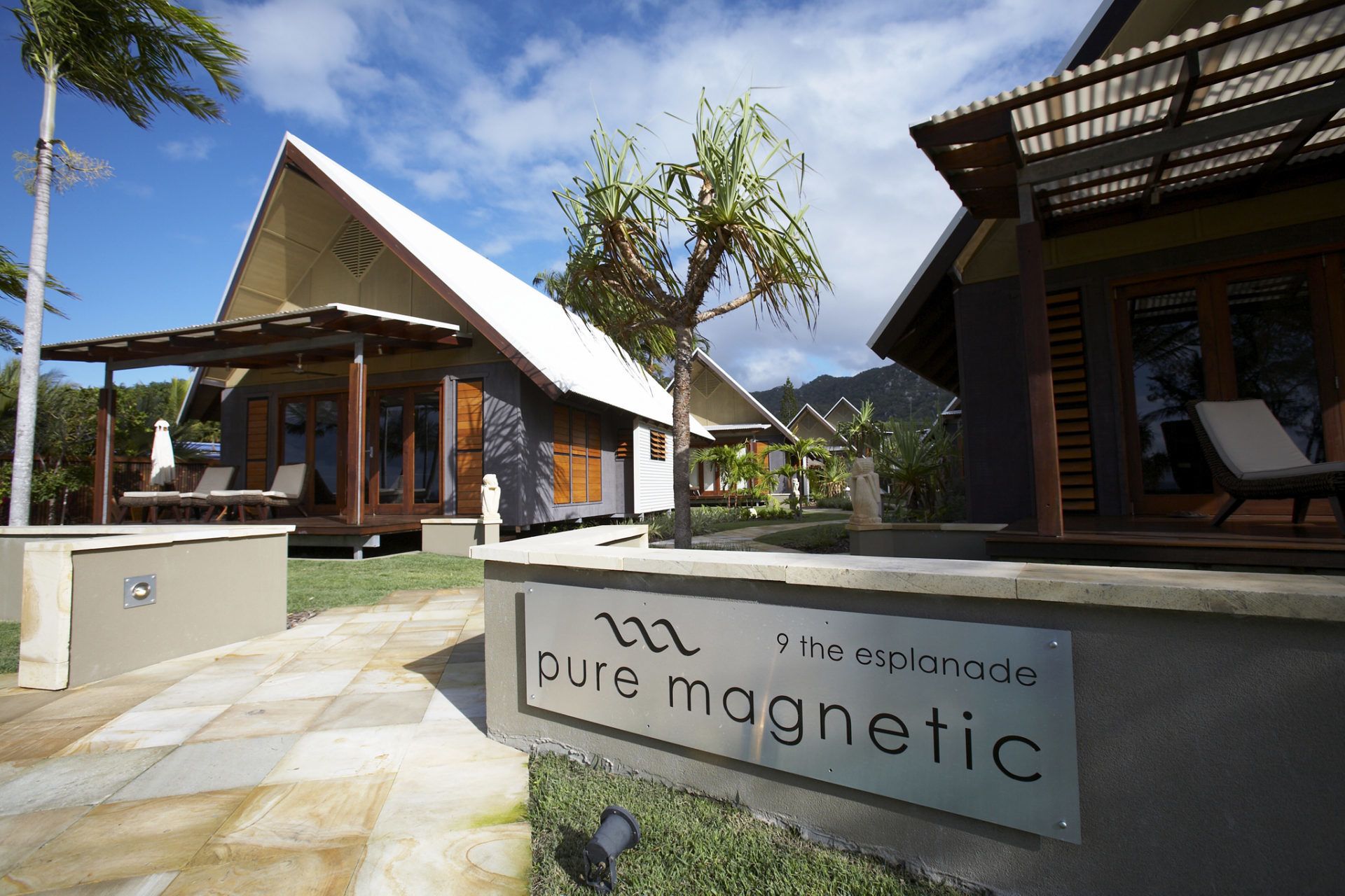 Pure Magnetic Villa 2