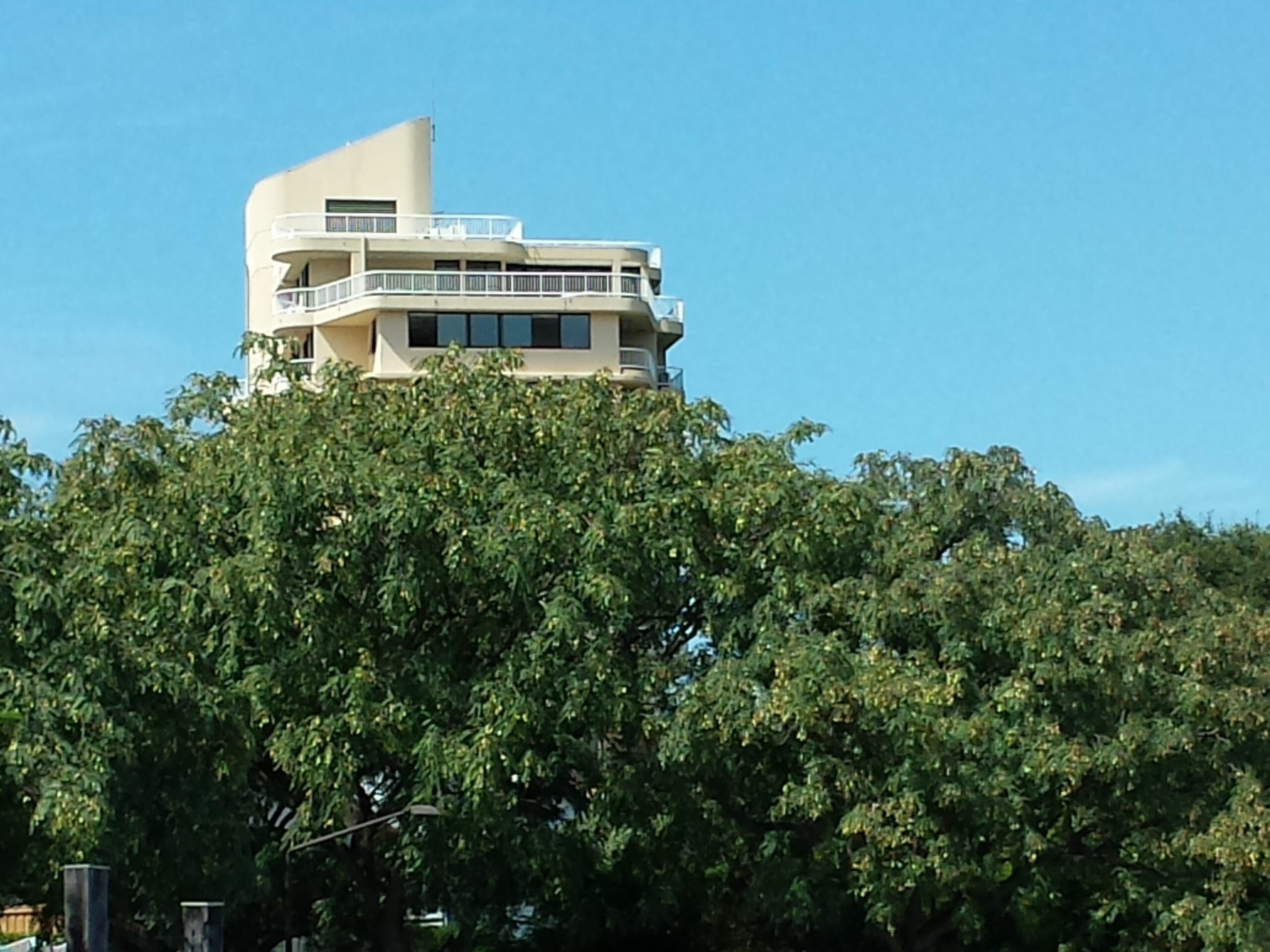 Kirribilli Riverfront Apartments