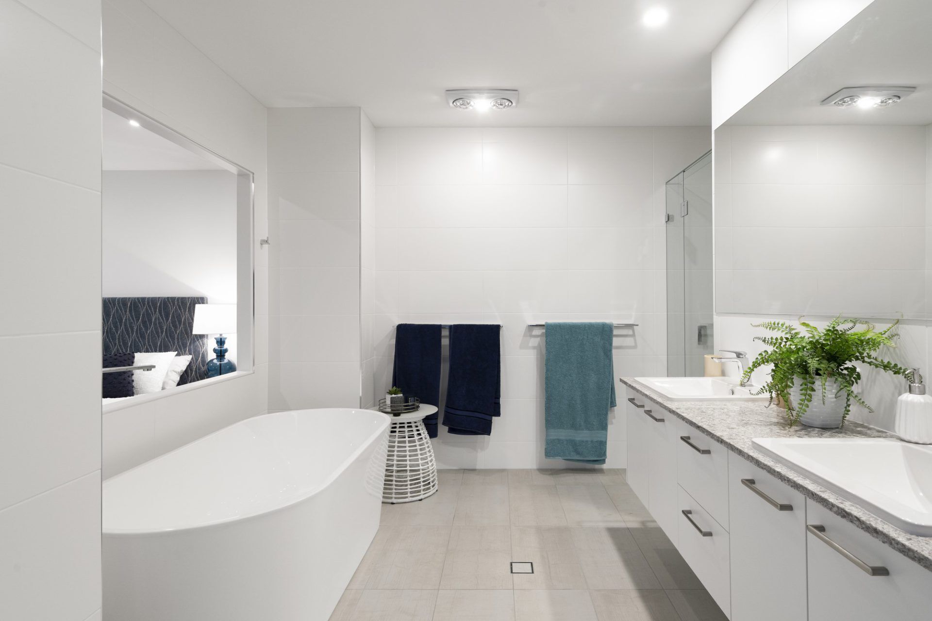 Luxury Canal Front Holiday House, Raptor Pde Banksia Beach