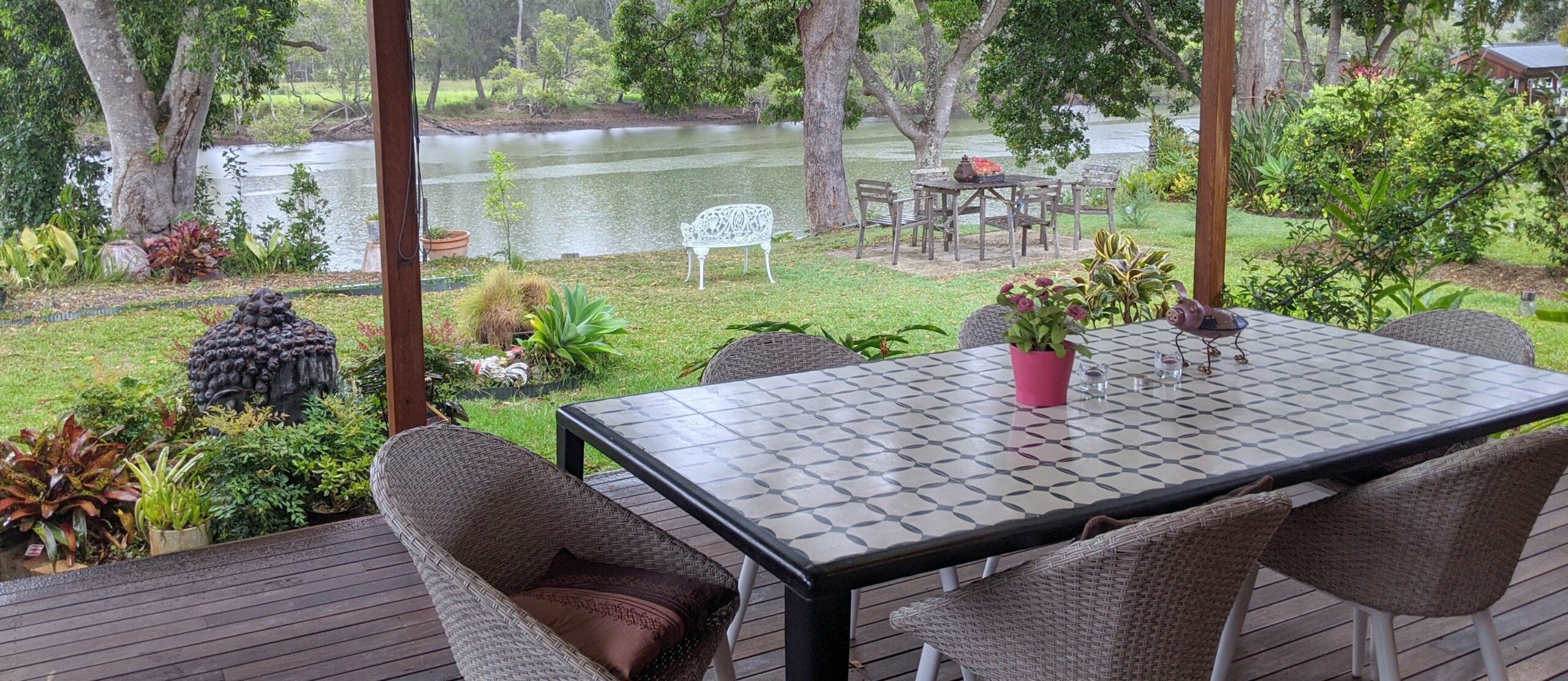 Riverside luxury, privacy  and comfort in seaside Urunga