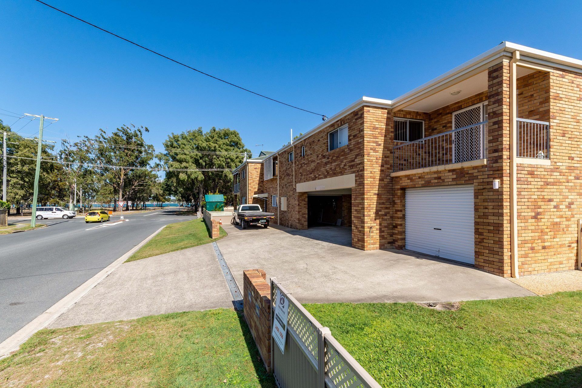 Stylish Unit Opposite Foreshore - Sylvan Beach Esp, Bellara