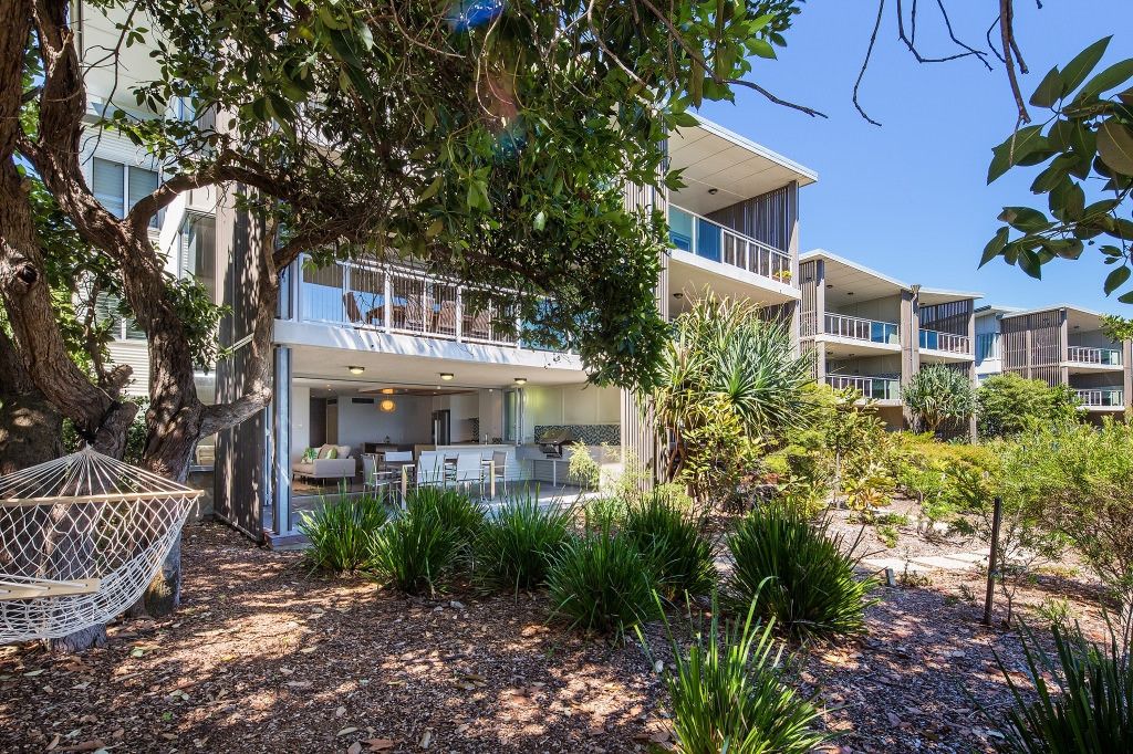 Stradbroke Island Beach Hotel