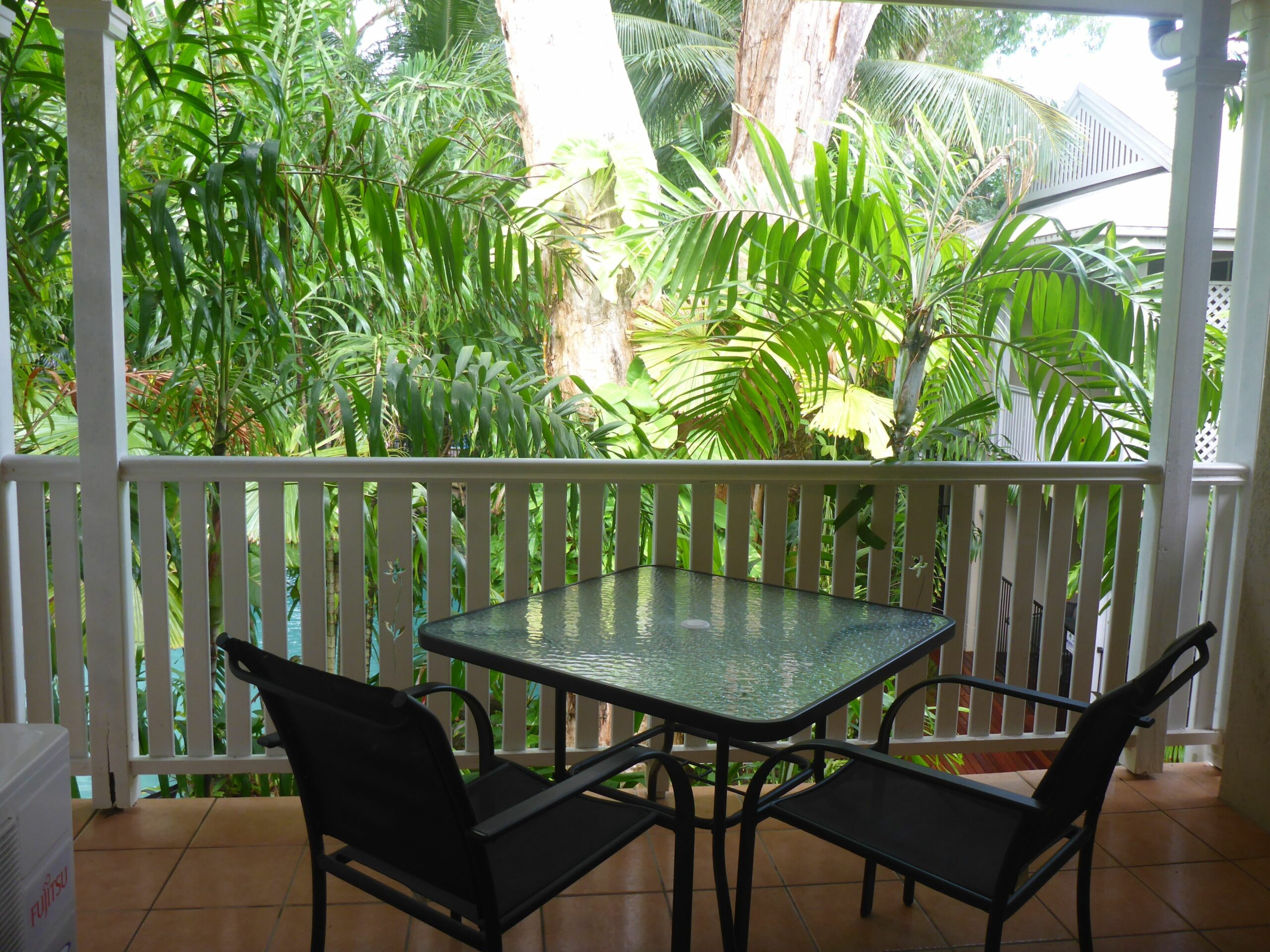 Palm Cove Tropic Apartments