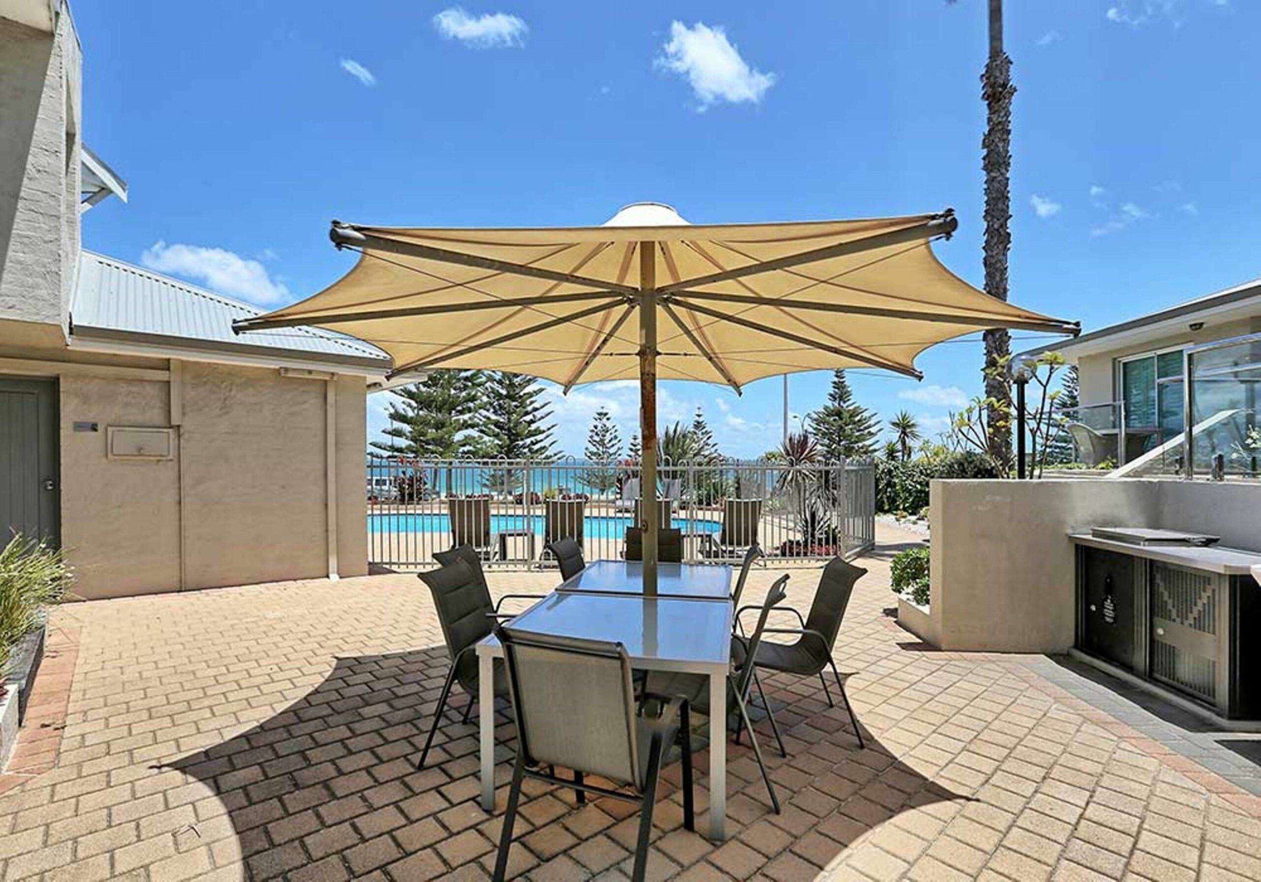 Scarborough Beach Front Resort - Shell 7