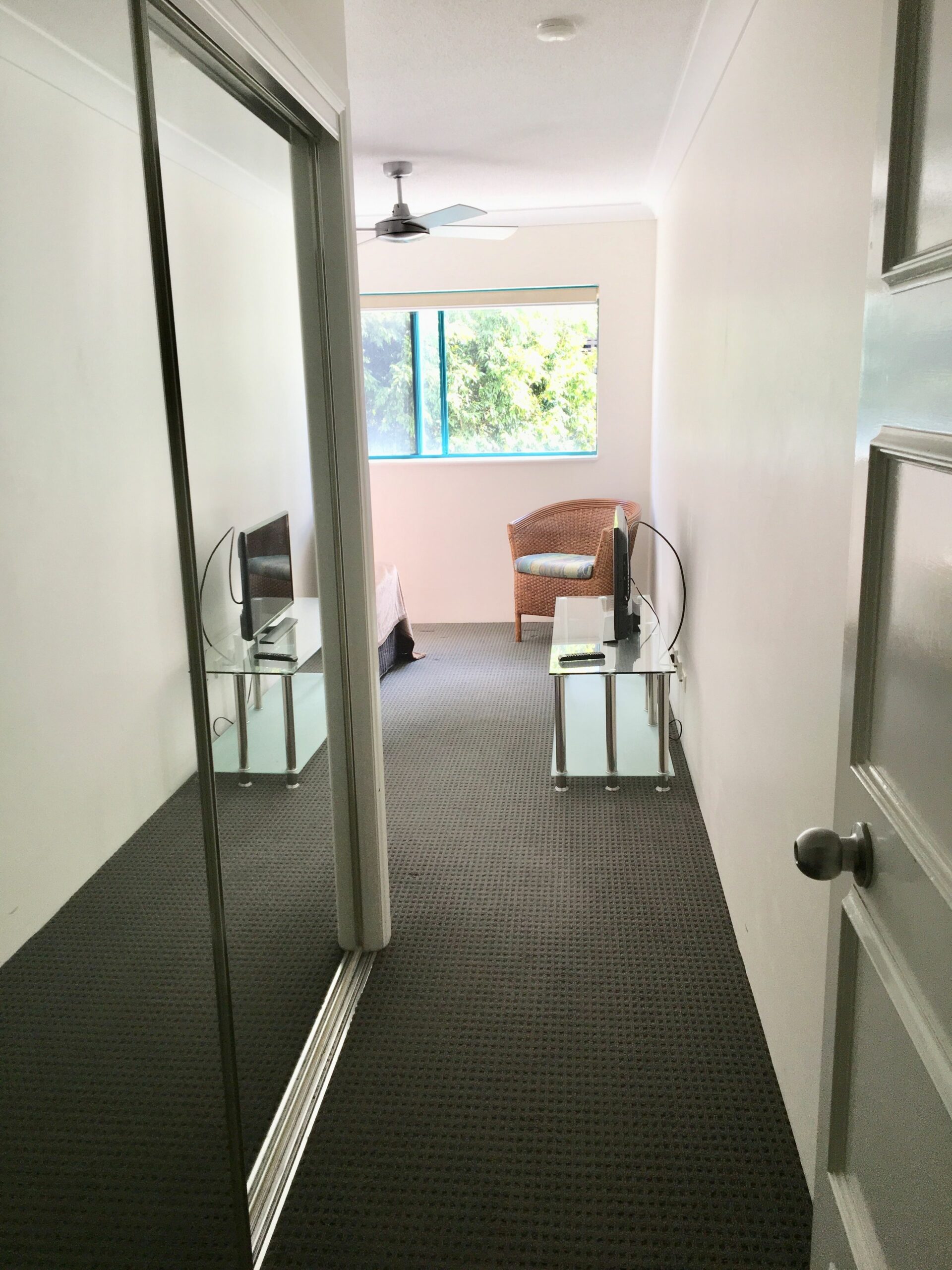 Broadbeach Private Apt with CHA