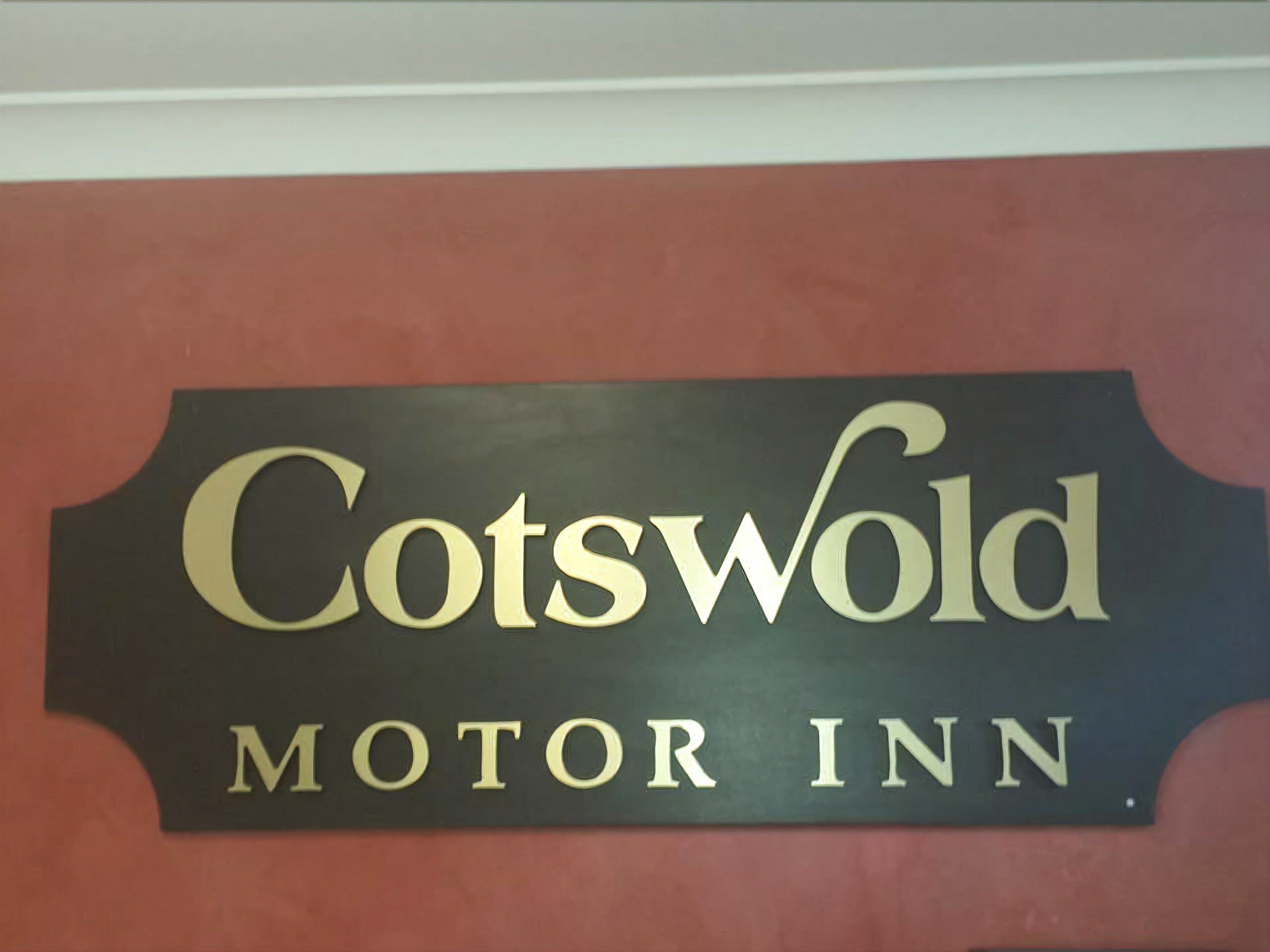 Cotswold Motor Inn