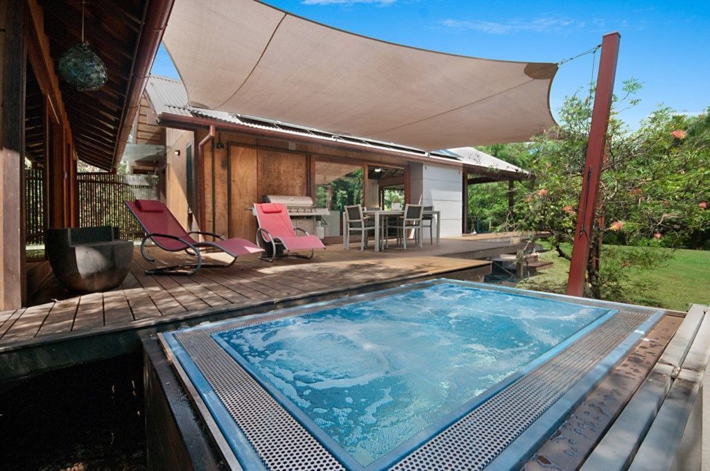 Bogan VIlla - couples escape with pool on the edge of Byron