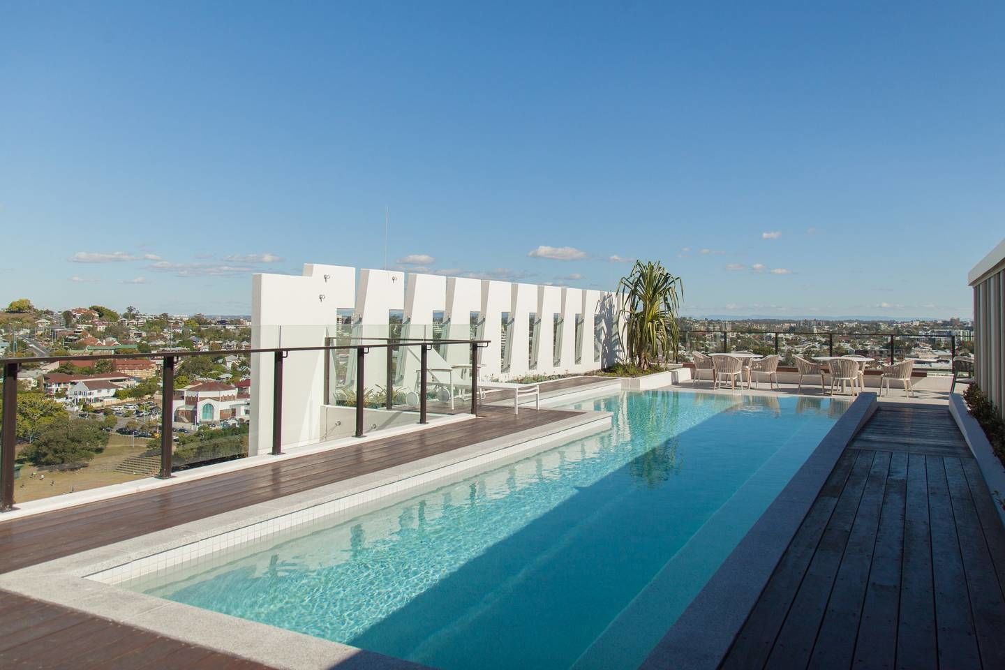 Chic Living in South Brisbane + Rooftop Pool